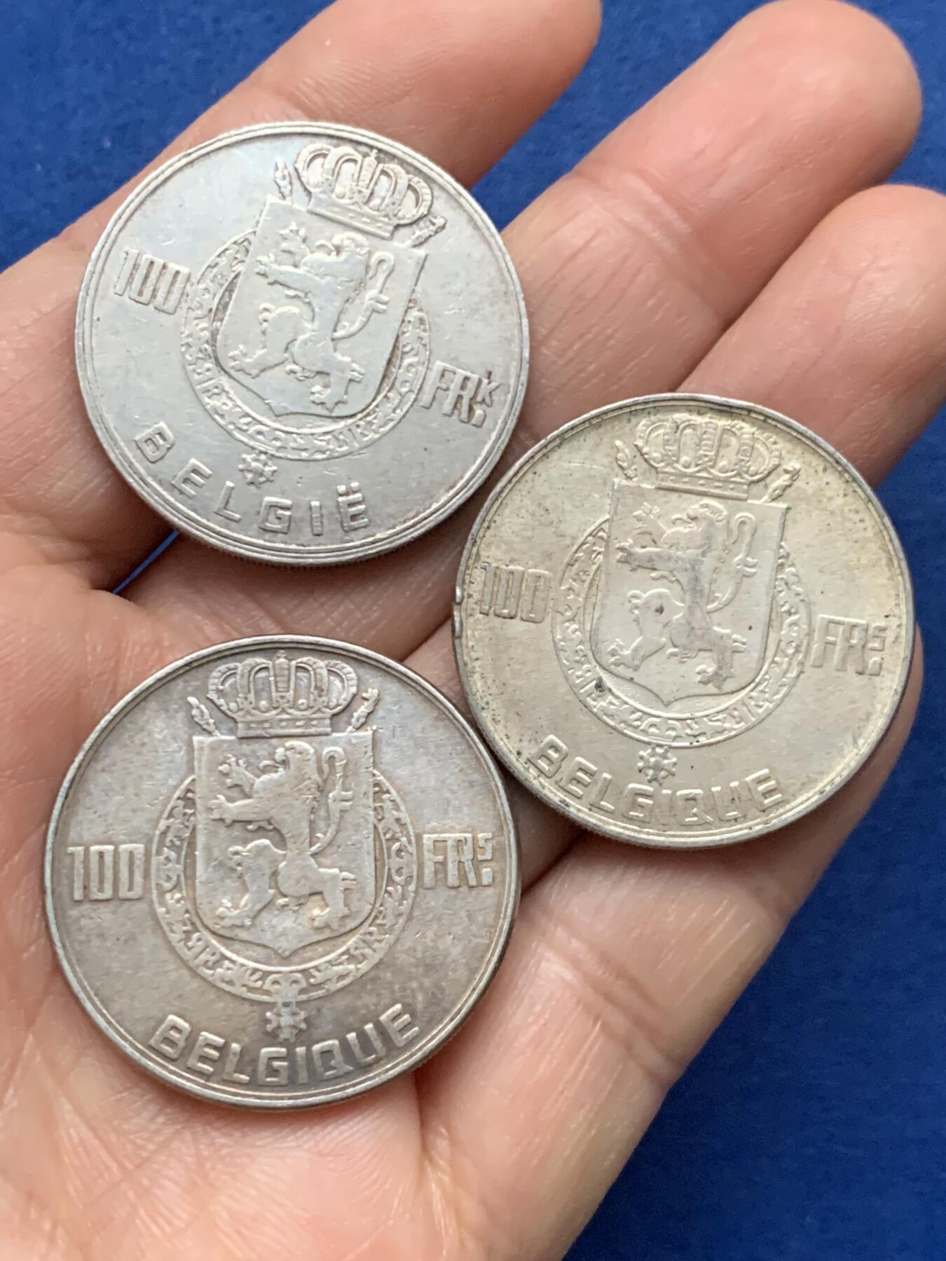 《竞宝斋》第450场 周日，周一，周二  3场连拍 （全场包邮，欢迎送拍） 三枚一组 比利时四皇头像100法郎银币 总重约54.4克