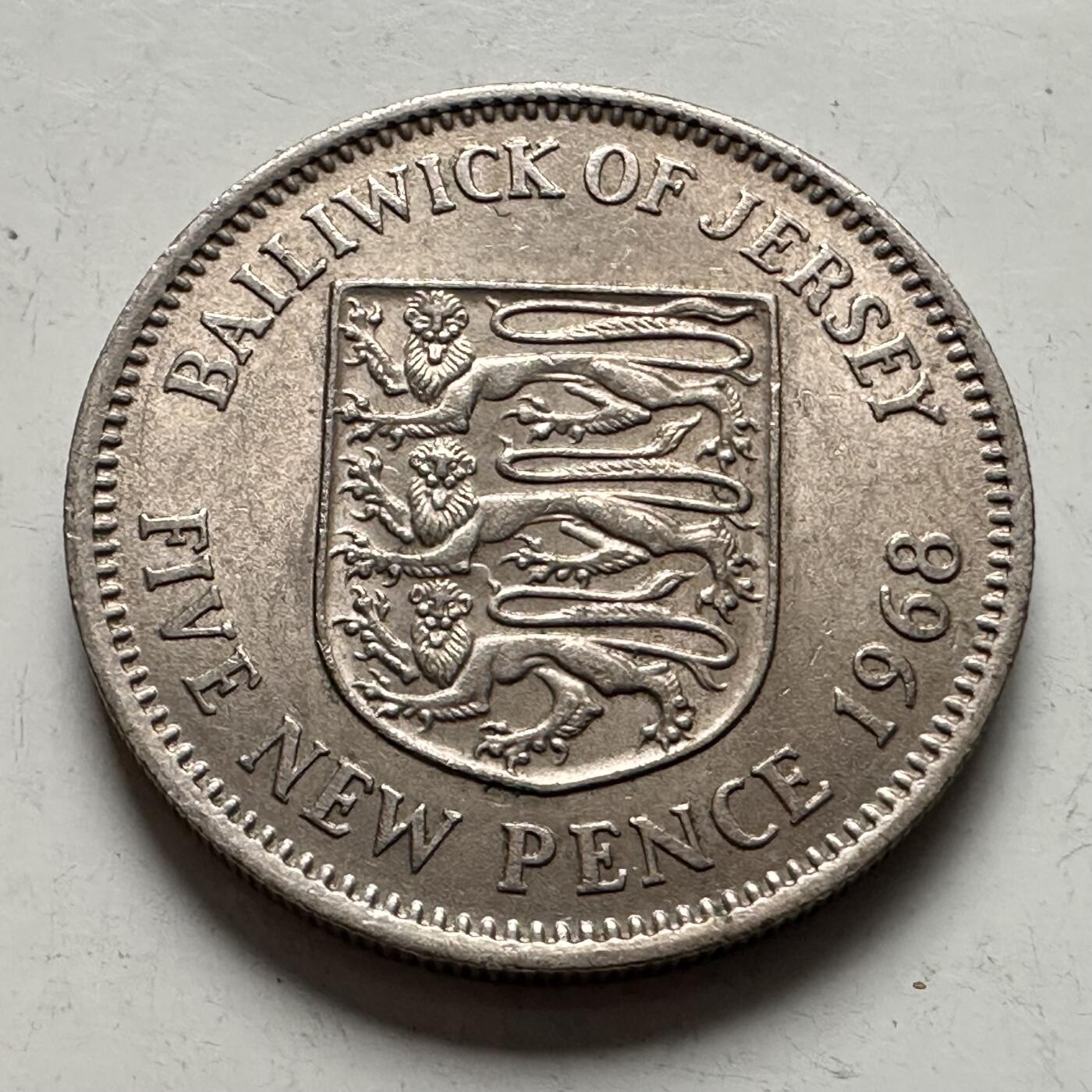 🌹外币初藏🌹🐯2025年第144场  每周二四六晚8️⃣点 接代拍 泽西岛1968年5便士 b