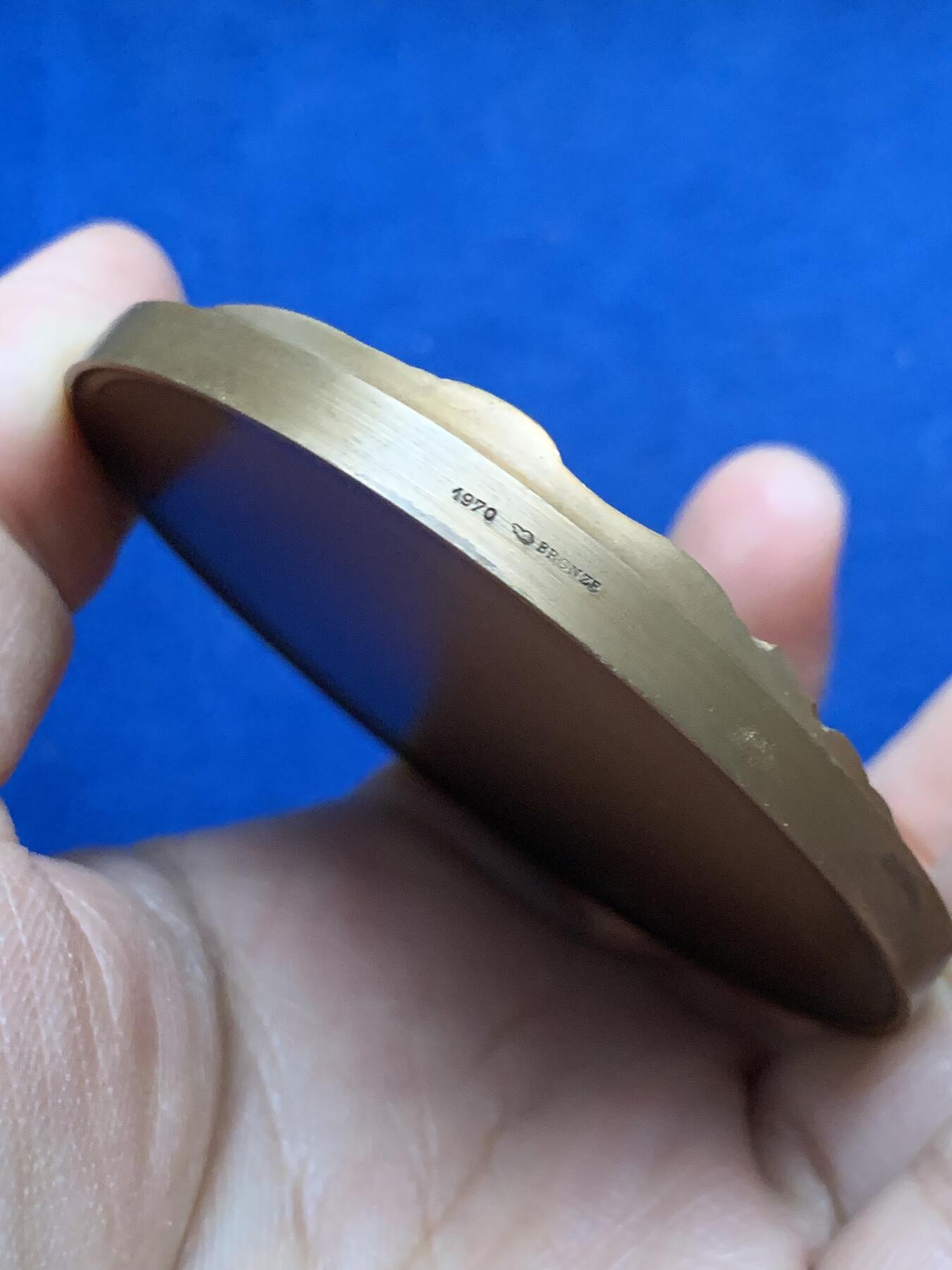 《竞宝斋》第450场 周日，周一，周二  3场连拍 （全场包邮，欢迎送拍） 贝多芬人物纪念单面大铜章 181.8克 67.6mm 1970 丰饶角铜标