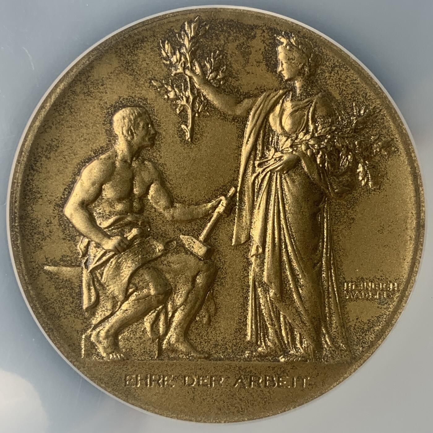 掌中浮雕-藏着的欧洲第047场 NGC MS63 :  巴伐利亚工业协会长期服务镀金银章，50mm