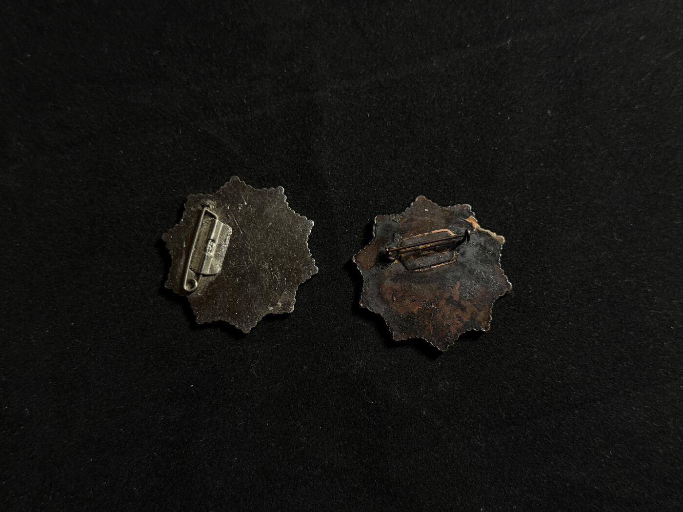 欢庆元旦！戎马世界章牌大赏第109期元旦大拍 南斯拉夫消防员10年与20年服役证章