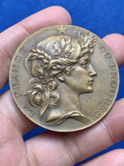 《竞宝斋》第450场 周日，周一，周二  3场连拍 （全场包邮，欢迎送拍） - 法国进步鼓励协会铜章 女神侧像 三角边铭 54.65克 49.6mm