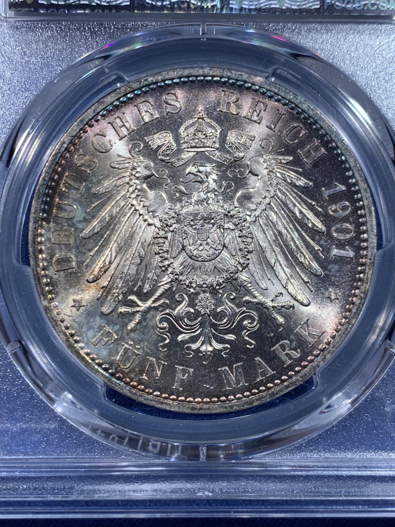 《竞宝斋》第450场 周日，周一，周二  3场连拍 （全场包邮，欢迎送拍） PCGS MS63 德国1901年普鲁士建国200周年纪念5马克大银币 边缘包浆 性价比