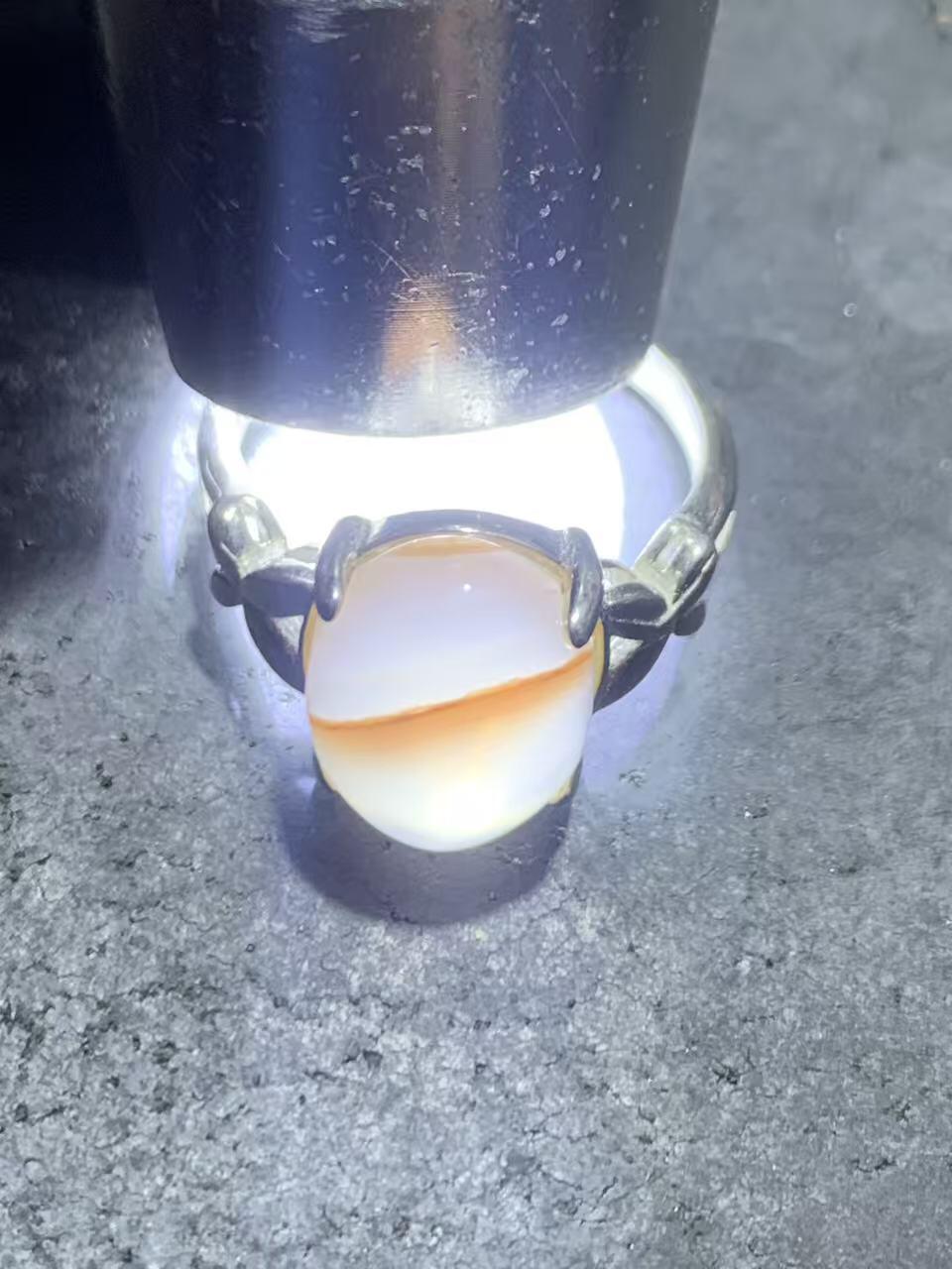 精美荔枝冻飘红南红玛瑙活口戒指一枚