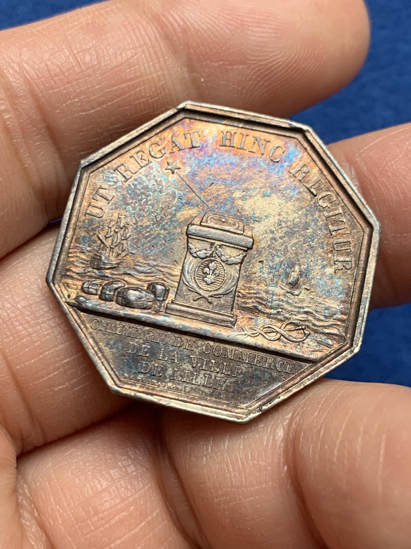 《竞宝斋》第451场 周日，周一，周二  3场连拍 （全场包邮，欢迎送拍） 法国查理十世头像里尔商会八角银质代币，11.65g，30.2mm，早期无边铭