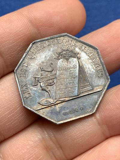 《竞宝斋》第451场 周日，周一，周二  3场连拍 （全场包邮，欢迎送拍） - 法国Caque 欧塞尔公证人八角银质代币，13.2g，30.3mm，手指边铭