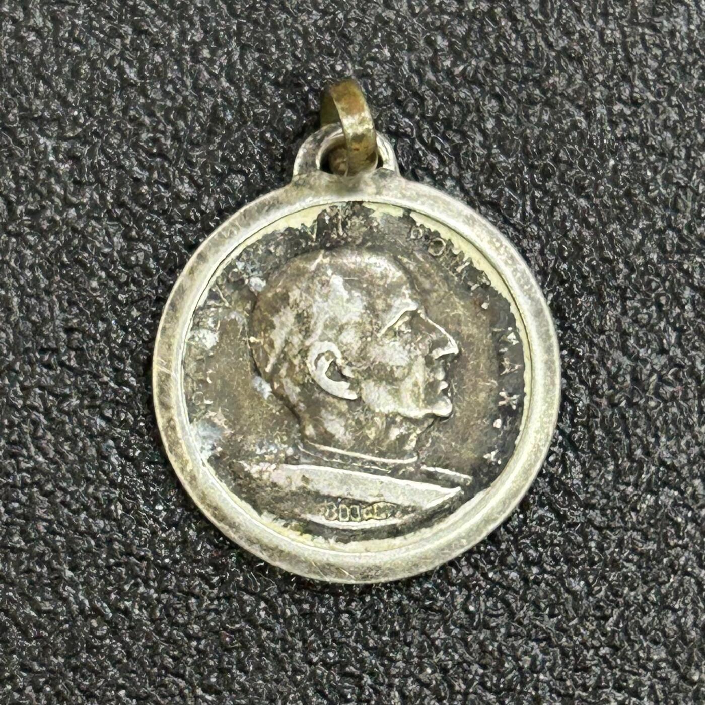 西秦中古拍卖第七十期 早期天主教梵蒂冈圣牌 银制 重1.8克