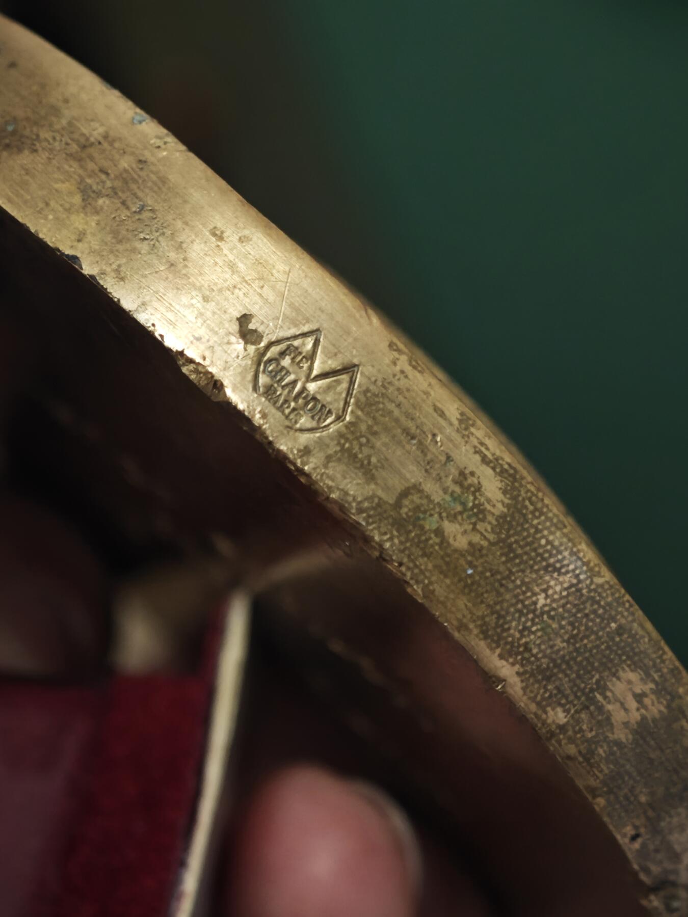 法国塞纳河畔阿尼埃尔市艺术大铜章 直径88MM，重量328克(半斤多重）。高浮雕