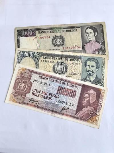 各国外币第104期 无佣金 - 玻利维亚50 1000 100000比索 3张
