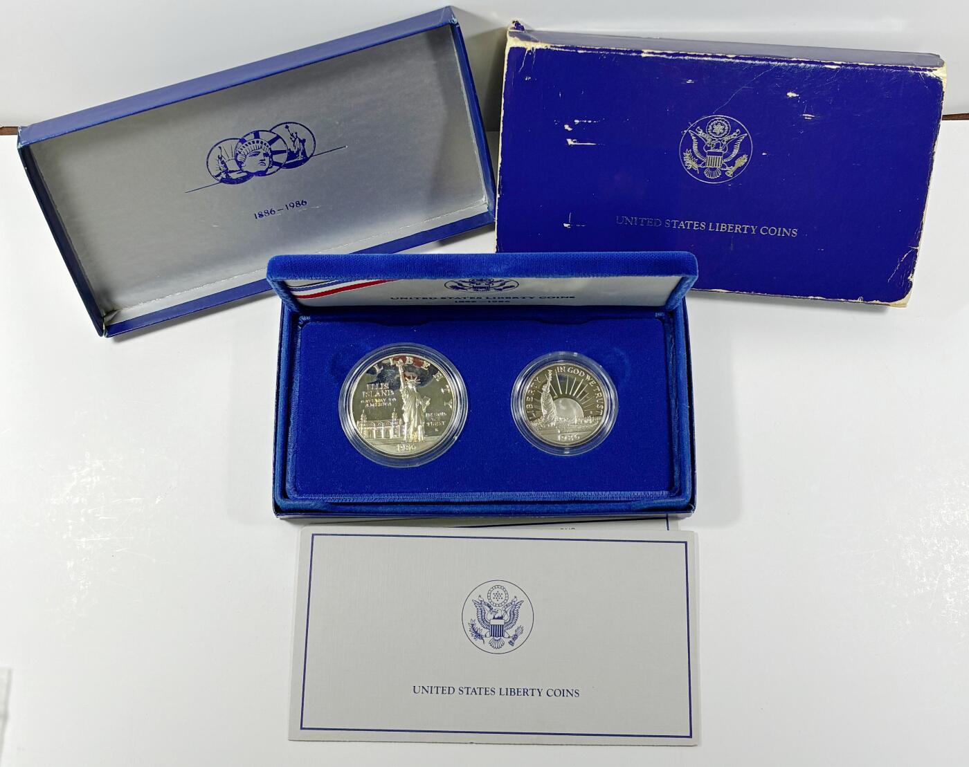 【雨安】【直播拍卖】【世界币章121期-裸币】2025-12-26 周五 19:30 保真 [现代装帧] USA 美国 装帧 1986年 1美元 1/2美元 独立百年纪念银币