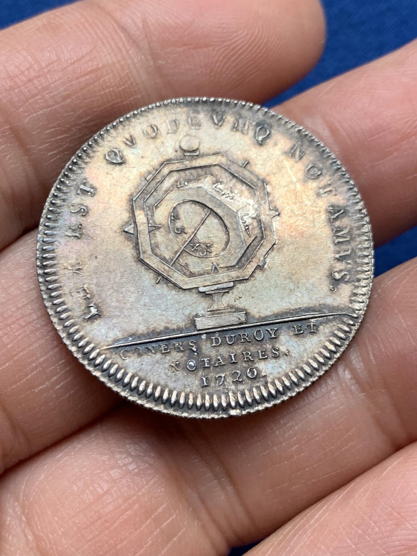 《竞宝斋》第451场 周日，周一，周二  3场连拍 （全场包邮，欢迎送拍） 法国巴黎公证人银质代币，保存较为不错，11.46g，31.5mm