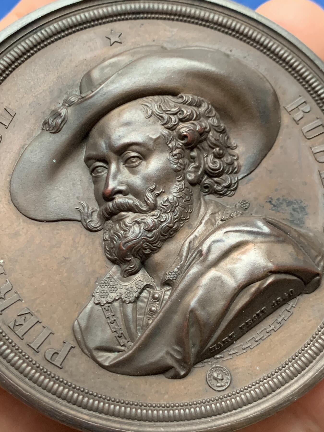 《竞宝斋》第451场 周日，周一，周二  3场连拍 （全场包邮，欢迎送拍） 1840年比利时画家鲁本斯逝世200周年纪念铜章，高浮雕，比常规68mm的尺寸大一圈，201.1g，71.8mm