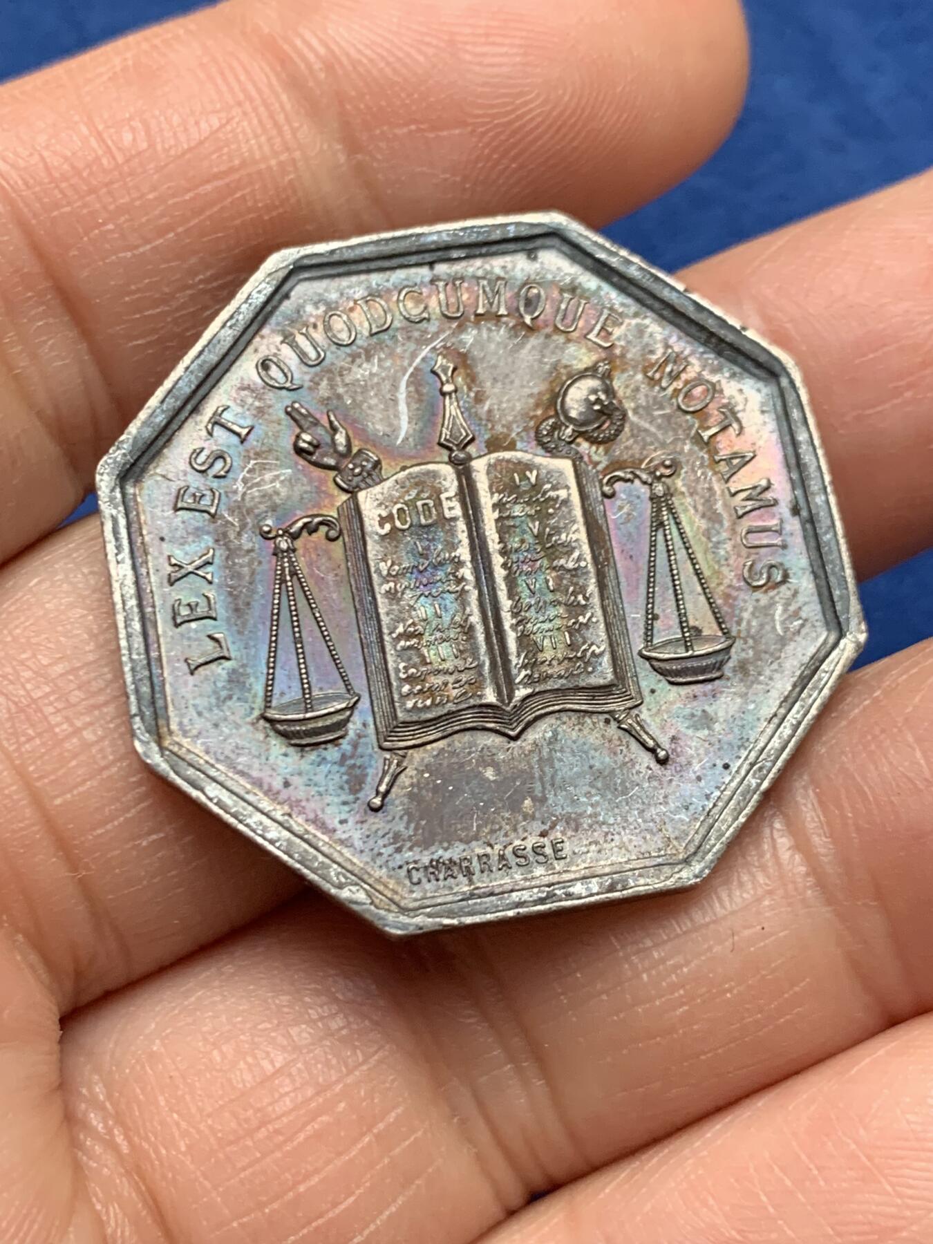 《竞宝斋》第451场 周日，周一，周二  3场连拍 （全场包邮，欢迎送拍） 法国八角银质代币，里昂公证人，15.12g，32.6mm，蜜蜂边铭