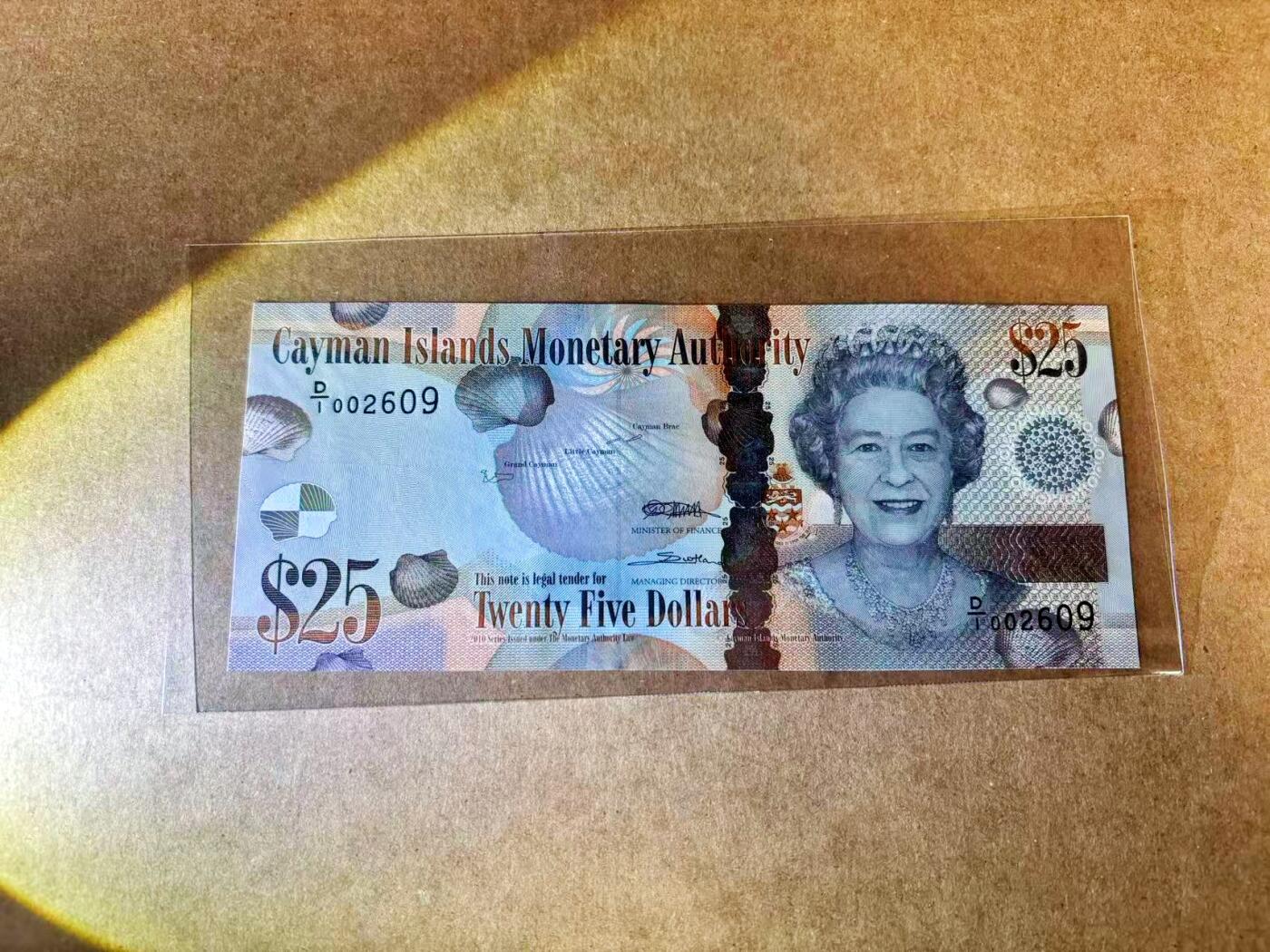 【Blue Auction】世界纸币精拍第767期——18级TOP拍卖/信誉/品质/专业/高效💫 【一组4张首发冠 含千位小号无47】开曼群岛1-25元 全新UNC 女王 