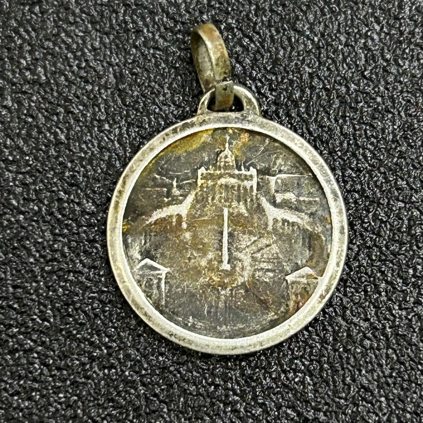 西秦中古拍卖第七十期 早期天主教梵蒂冈圣牌 银制 重1.8克