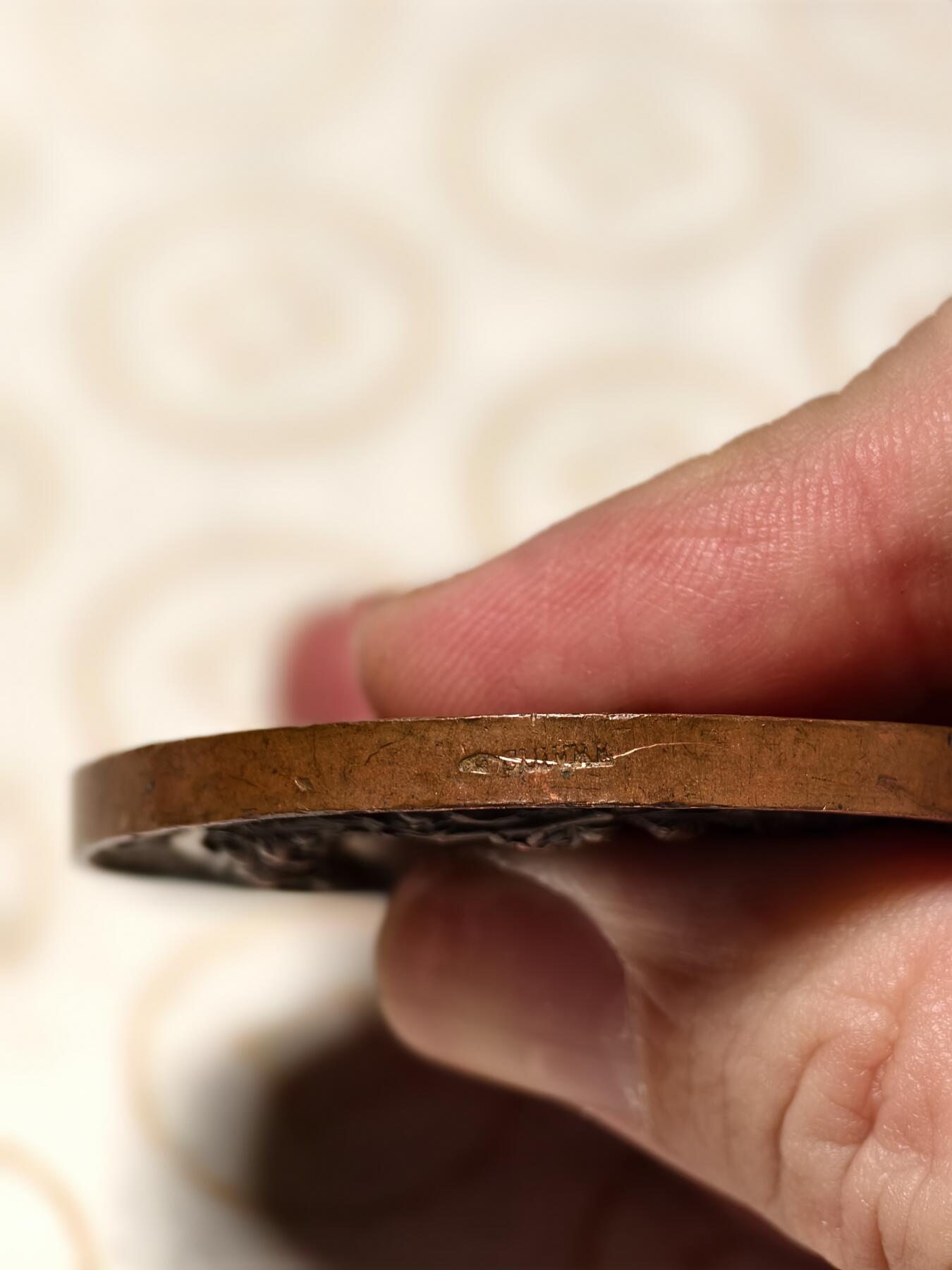 抚柳草堂-第四期章牌钱币（圣诞专场） 奖章勋章限时免佣 满百包邮 放漏专场 19世纪法国马赛园艺协会大铜章  谷物女神超高浮雕非常漂亮 早期手指Cuivre铜标 直径51mm  重61g 巧克力包浆品相如图