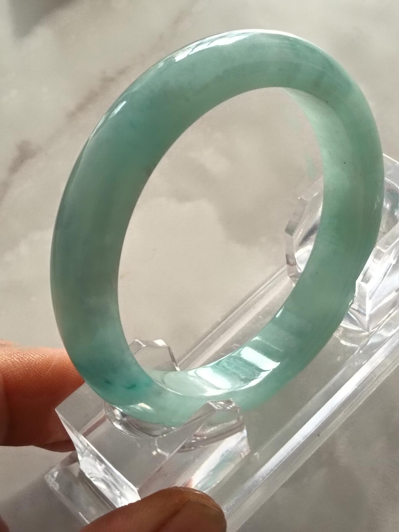 天然翡翠手镯  圈口54mm