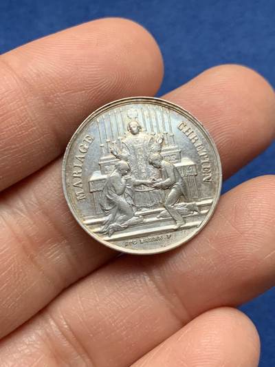 《竞宝斋》第451场 周日，周一，周二  3场连拍 （全场包邮，欢迎送拍） - 法国Barre 婚姻与爱情纪念银章，5.1g，24.1mm，丰饶角边铭，精致