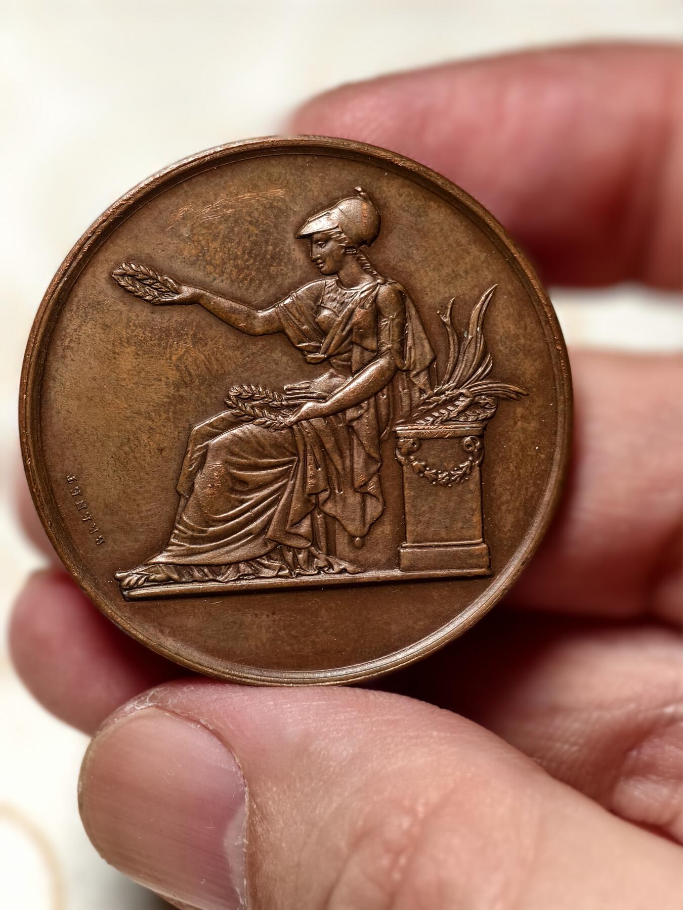 抚柳草堂-第四期章牌钱币（圣诞专场） 奖章勋章限时免佣 满百包邮 放漏专场 1876法国巴黎市大铜章 花环雅典娜布内特作品 早期蜜蜂边铭 直径37mm 重20g