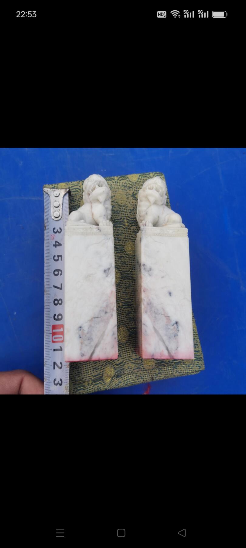 老寿山石印章一对，带石狮钮，造型古朴，适合收藏或摆，具体见图。整体成色还可以，有正常年代感，细节见图。