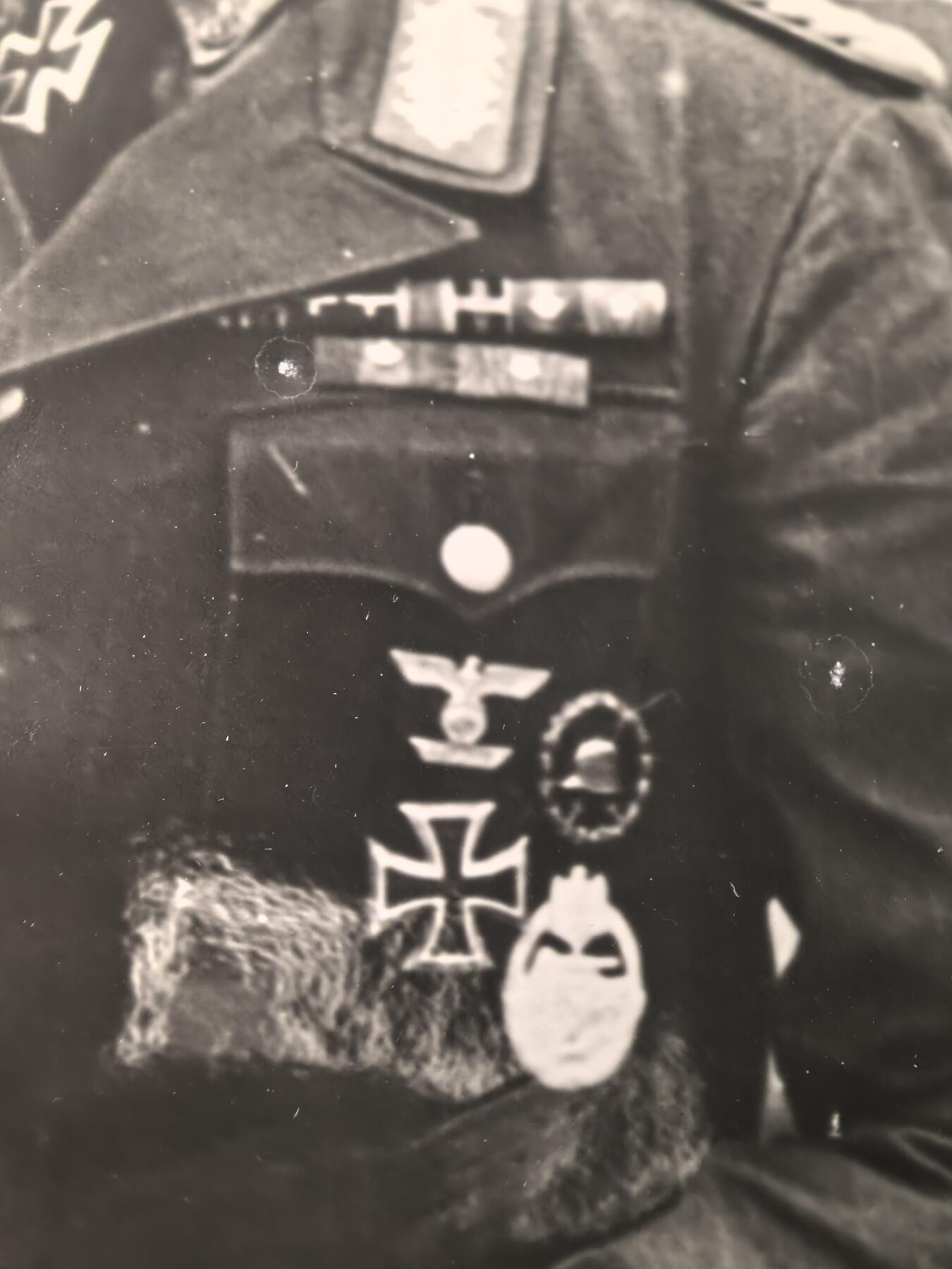 盛世勋华——号角文化勋章邮票专场拍卖第295期 德国（1939）骑士十字勋章获得者照片 阿尔弗雷德·高斯少将 佩戴骑士十字勋章/一战一级铁十字勋章及勋饰/坦克突击奖章/多联勋表等