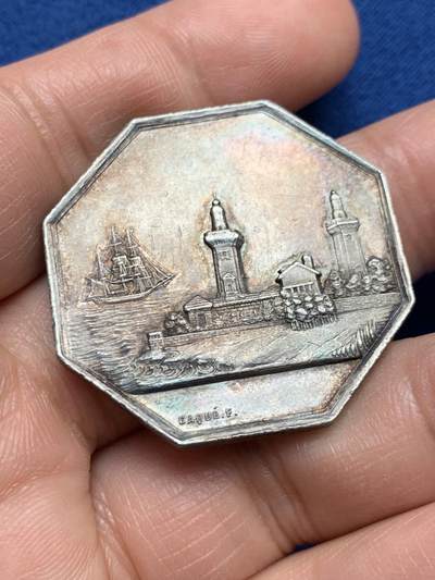 《竞宝斋》第451场 周日，周一，周二  3场连拍 （全场包邮，欢迎送拍） - 法国勒阿弗尔私人保险协会八角银章，18.75g，35.6mm，手指边铭，少见八角。