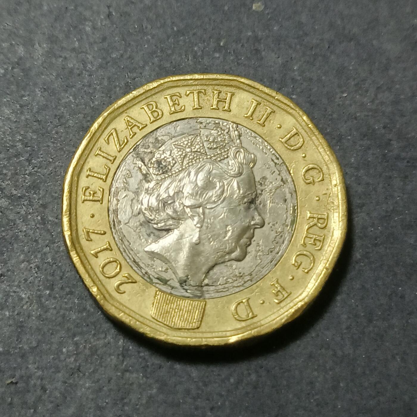 【游宝包邮场】蛇年第102期 英系国家硬币 英国-1镑 2017年