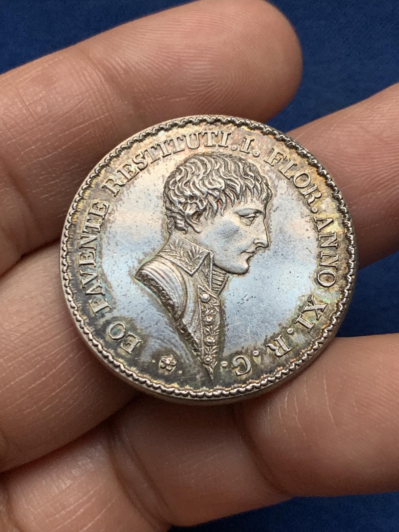 《竞宝斋》第451场 周日，周一，周二  3场连拍 （全场包邮，欢迎送拍） 法国拿破仑头像里昂股票经纪人银质代币，厚重，20.63g，31.5mm，手指边铭