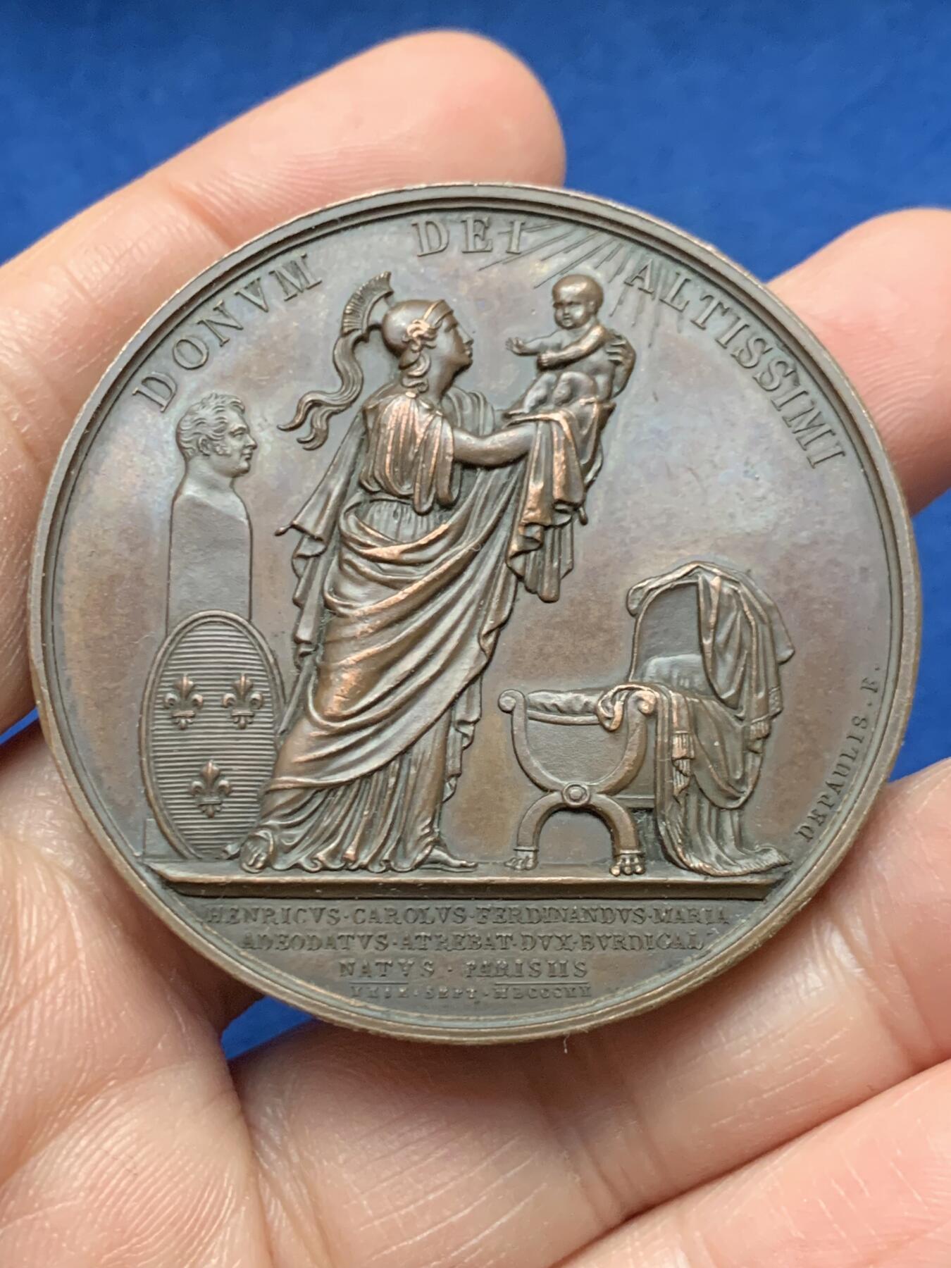 《竞宝斋》第451场 周日，周一，周二  3场连拍 （全场包邮，欢迎送拍） 法国波尔多公爵（亨利五世）诞生纪念铜章，71.78g，50mm，1842年以前无边铭