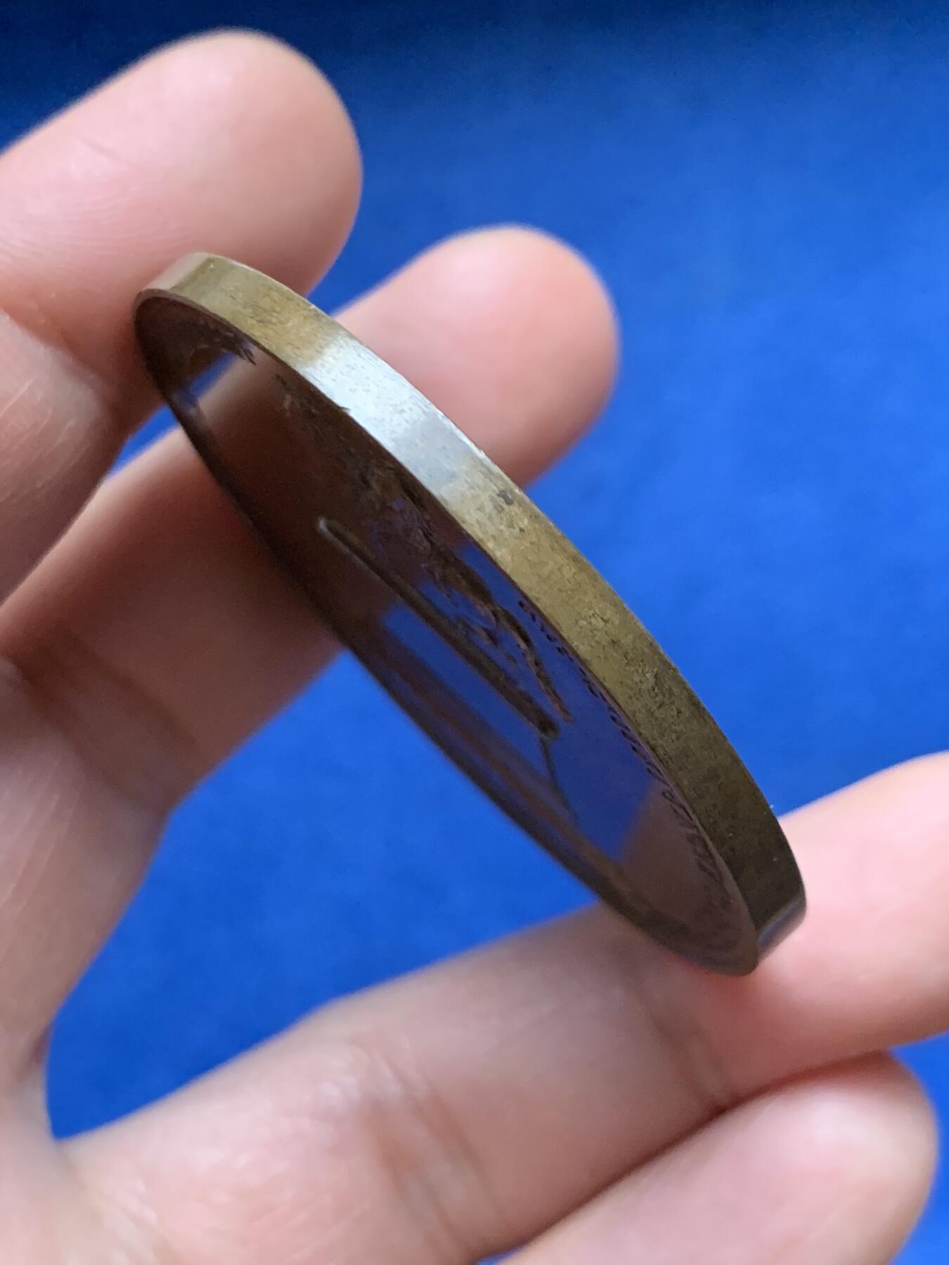 《竞宝斋》第451场 周日，周一，周二  3场连拍 （全场包邮，欢迎送拍） 法国路易十八与查理十世头像背面路易十三骑马雕像铜章，50.75g，49.7mm，1842年以前无边铭