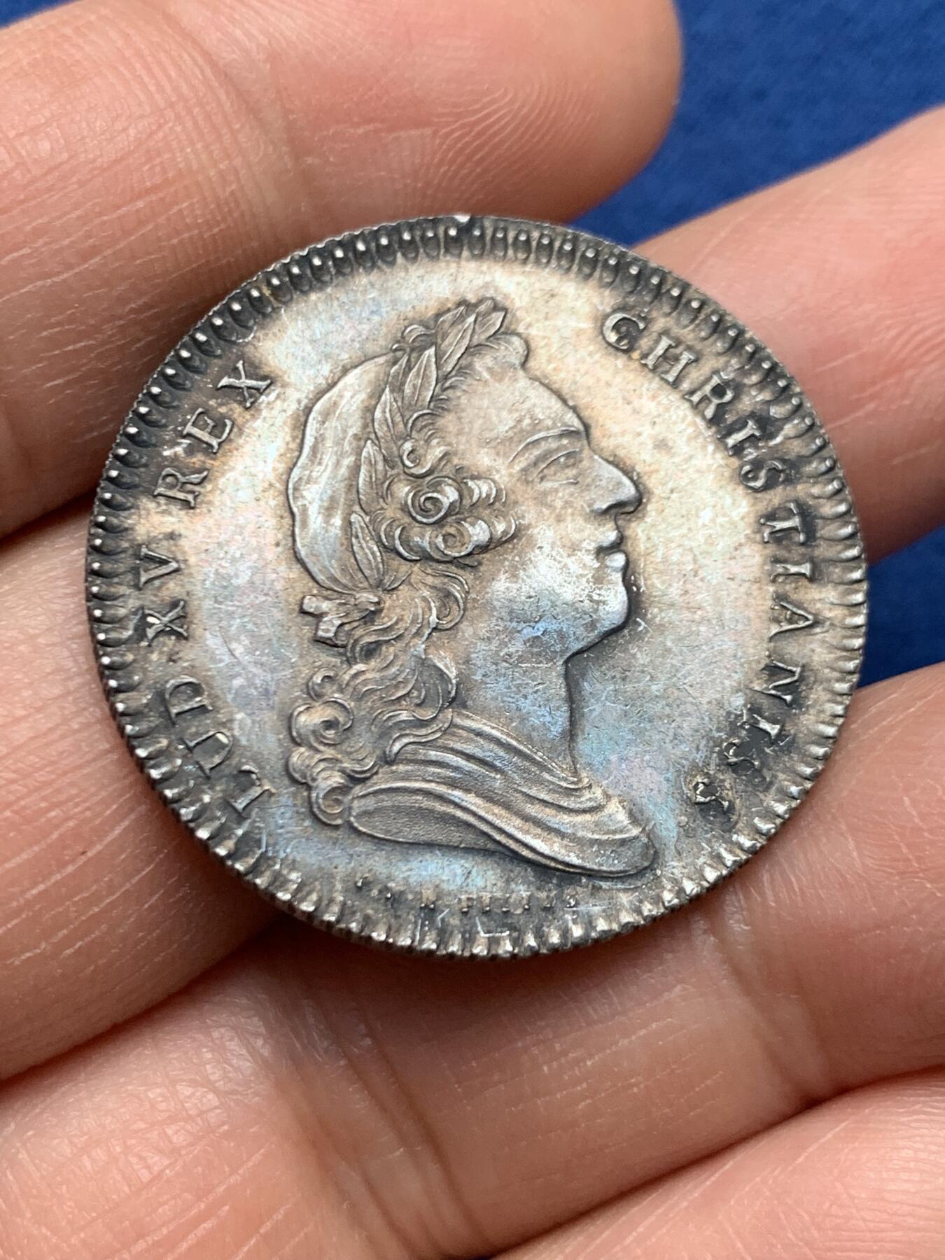 《竞宝斋》第451场 周日，周一，周二  3场连拍 （全场包邮，欢迎送拍） 法国巴黎公证人银质代币，保存较为不错，11.46g，31.5mm