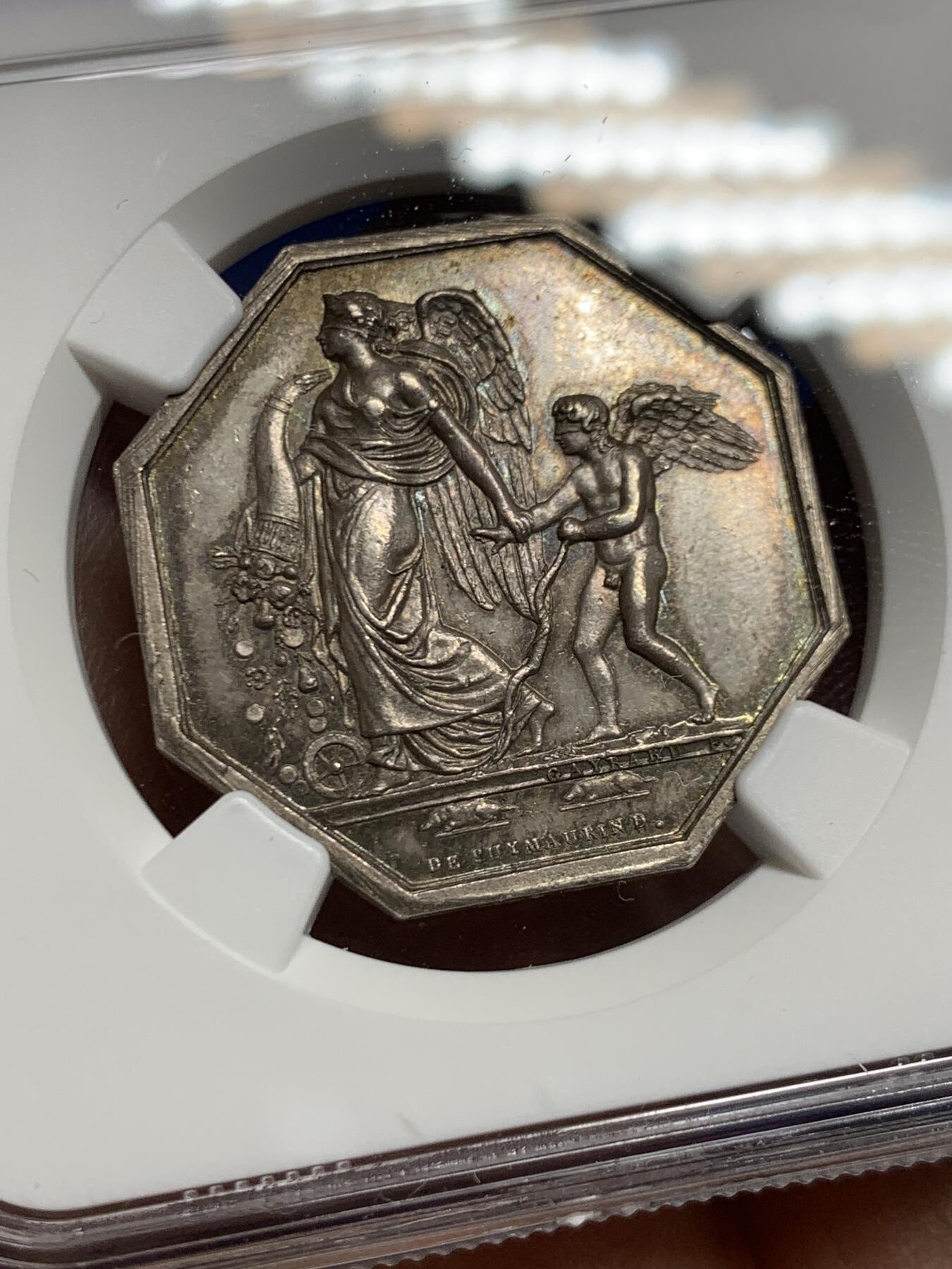 《竞宝斋》第451场 周日，周一，周二  3场连拍 （全场包邮，欢迎送拍） NGC MS64 法国婚姻爱情题材八角银质代币，命运之神摩伊赖牵着丘比特：爱情被命运牵着，蒙住了眼睛；海边女：暴风雨中保持平静，早期光边原铸