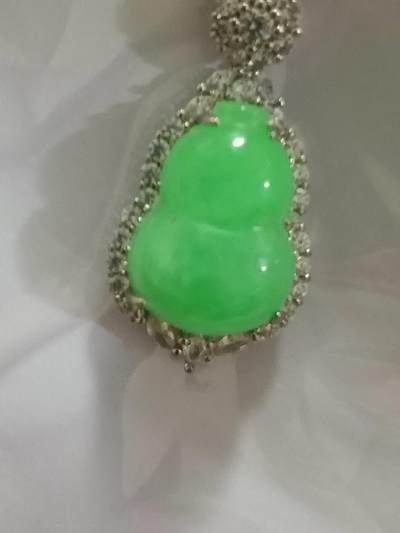 天然翡翠A货帝王绿葫芦镶嵌吊坠 - 天然翡翠A货帝王绿葫芦镶嵌吊坠