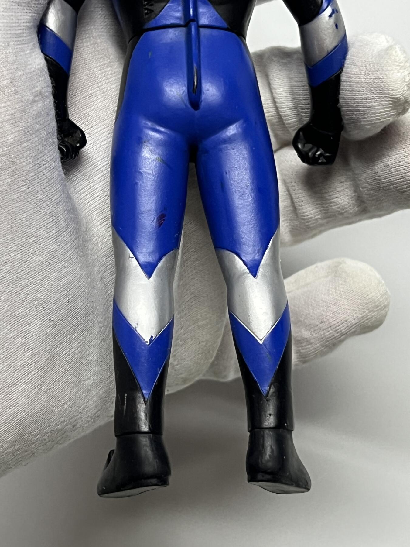 零元拍：海淘中古玩具 万代系列 后背附带铭文以及钢印 2001出品 20多年老玩具 掉漆蹭色属正常现象！邪恶之光！高斯奥特曼的复制体 卡欧斯奥特曼 软胶模型 中古玩具收藏家必备小摆件