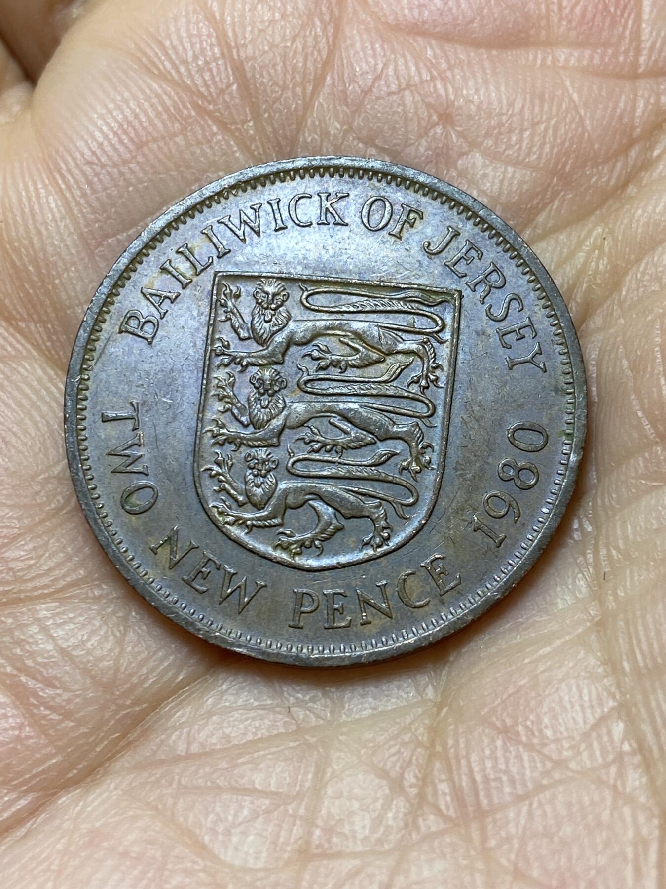 2025年第一百四十四场(总第一百七十场）品种丰富英国一线回流散币年末特拍场第一场(免佣金) 英属泽西岛🇯🇪1980年2新便士(伊丽莎白二世中年花冠，十进制第一套关门年)