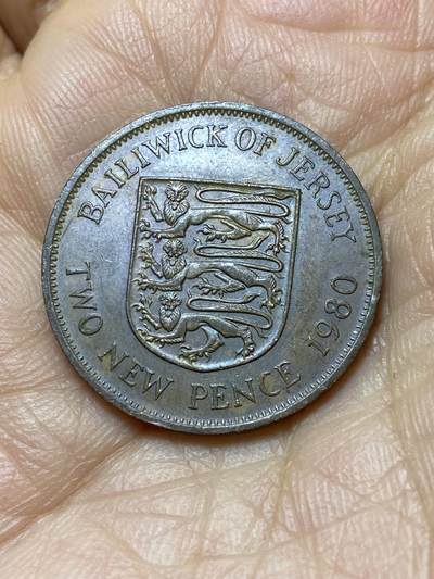 2025年第一百四十四场(总第一百七十场）品种丰富英国一线回流散币年末特拍场第一场(免佣金) - 英属泽西岛🇯🇪1980年2新便士(伊丽莎白二世中年花冠，十进制第一套关门年)