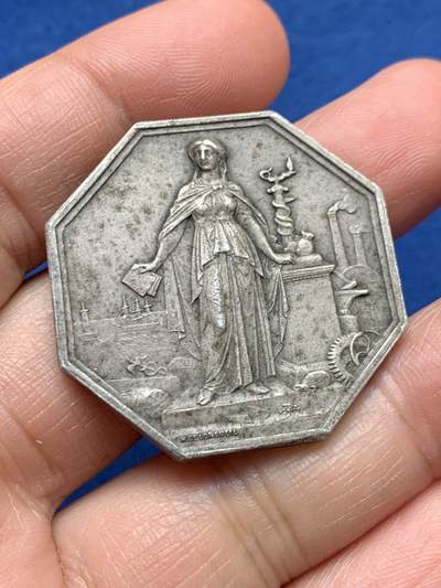 《竞宝斋》第451场 周日，周一，周二  3场连拍 （全场包邮，欢迎送拍） - 法国八角银章，兴业银行，19.60g，36.1mm，丰饶角边铭