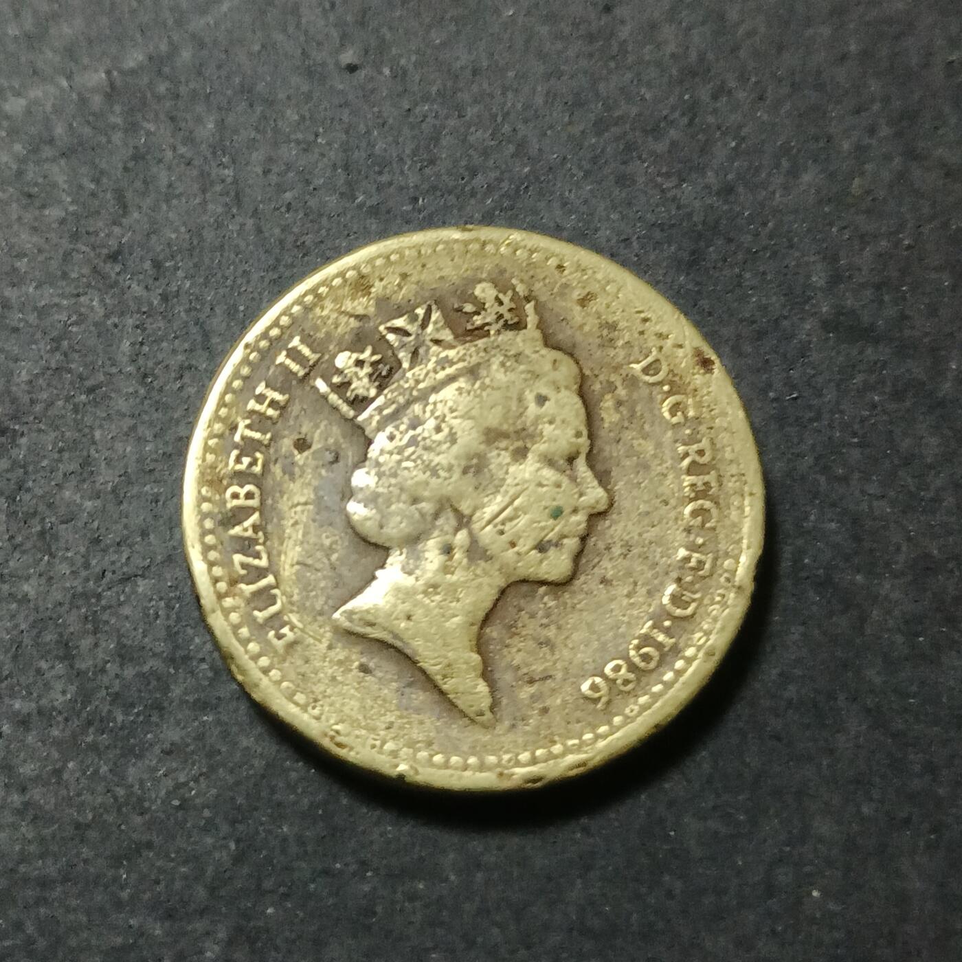 【游宝包邮场】蛇年第102期 英系国家硬币 英国-1镑 1986年