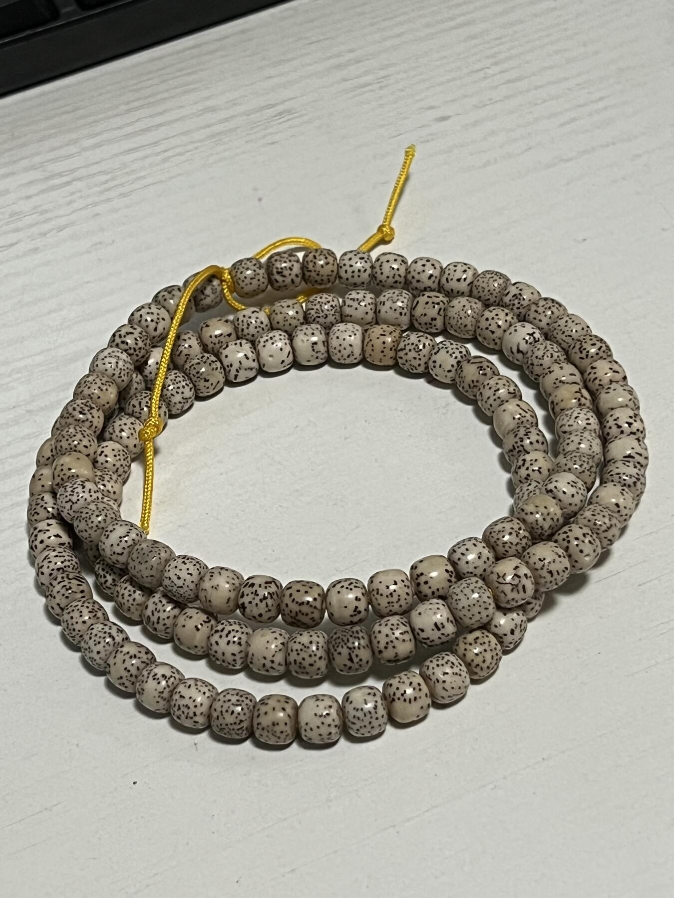 零元拍：代客随缘拍几条串儿，星月菩提手串两条（7/8，8/9），长串一条（7/8），菩提根手串两条（12），再加一条不知道是不是玉料的随型手串。