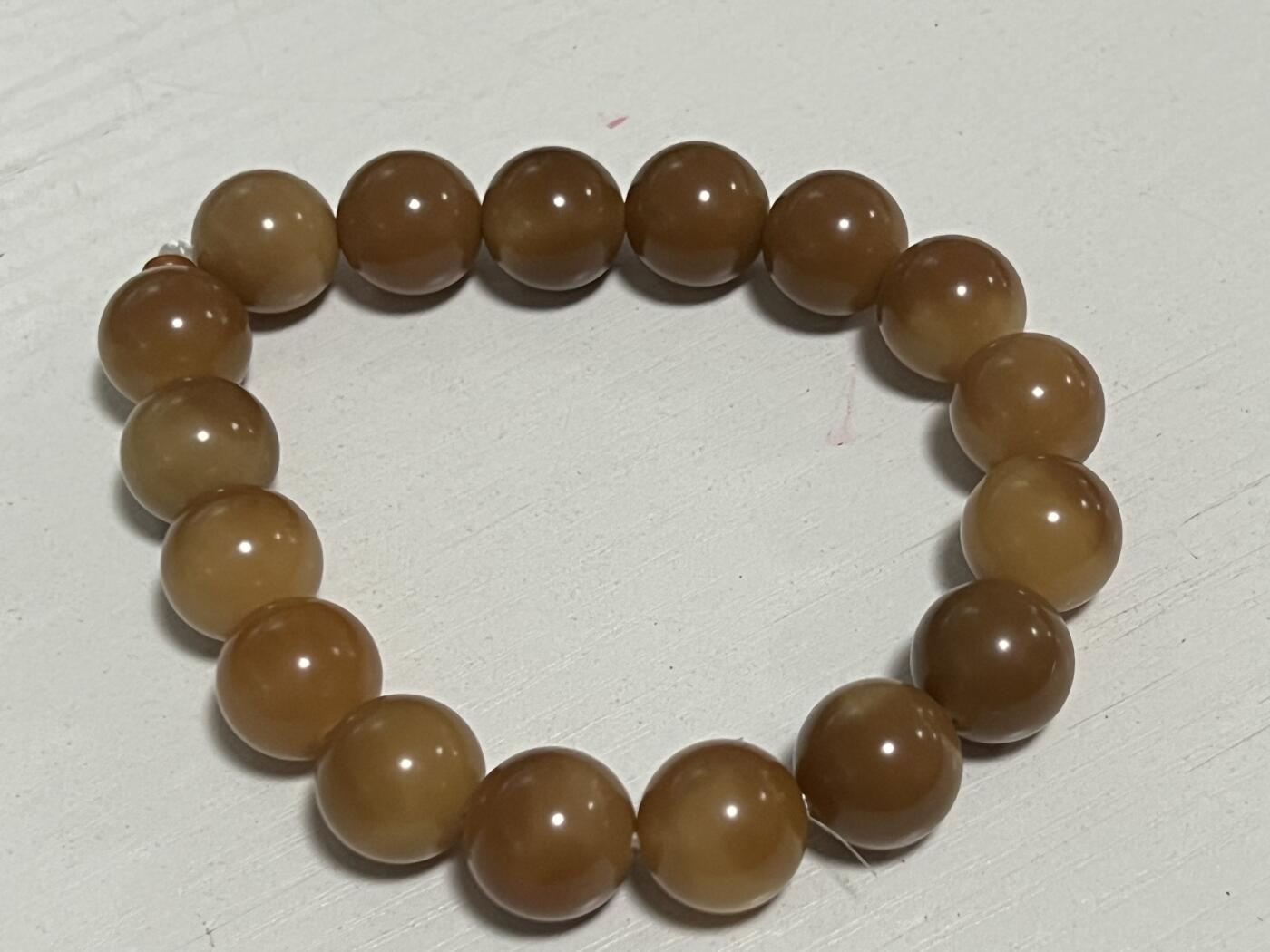 零元拍：代客随缘拍几条串儿，星月菩提手串两条（7/8，8/9），长串一条（7/8），菩提根手串两条（12），再加一条不知道是不是玉料的随型手串。