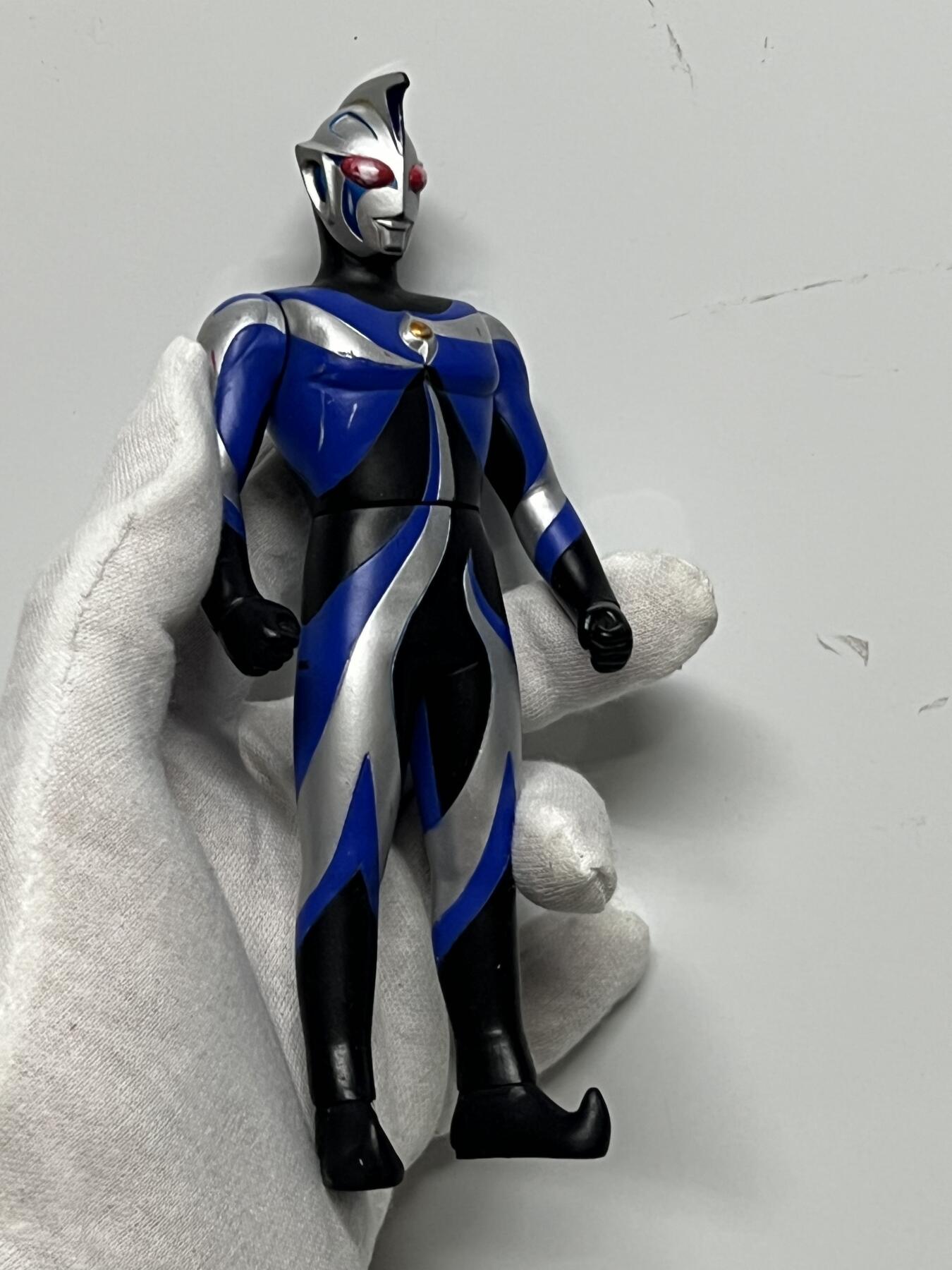 零元拍：海淘中古玩具 万代系列 后背附带铭文以及钢印 2001出品 20多年老玩具 掉漆蹭色属正常现象！邪恶之光！高斯奥特曼的复制体 卡欧斯奥特曼 软胶模型 中古玩具收藏家必备小摆件