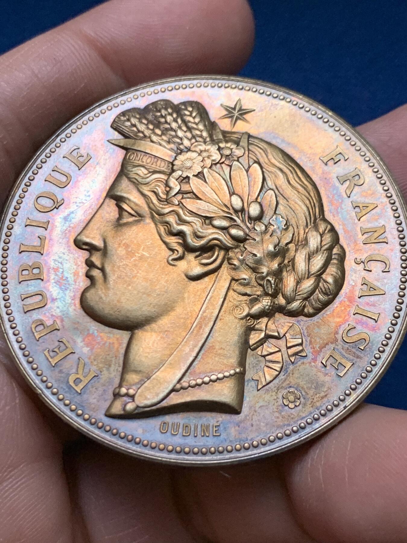 《竞宝斋》第451场 周日，周一，周二  3场连拍 （全场包邮，欢迎送拍） 法国战争部长颁发的射击比赛镀金银质奖章，67.11g，50.5mm，丰饶角边铭