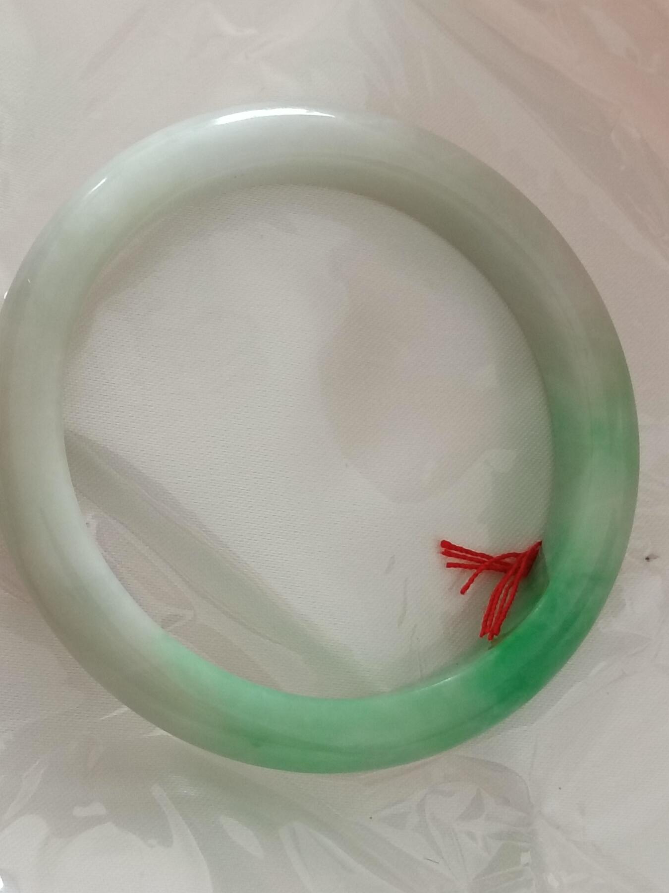 翡翠手镯  圈口56mm