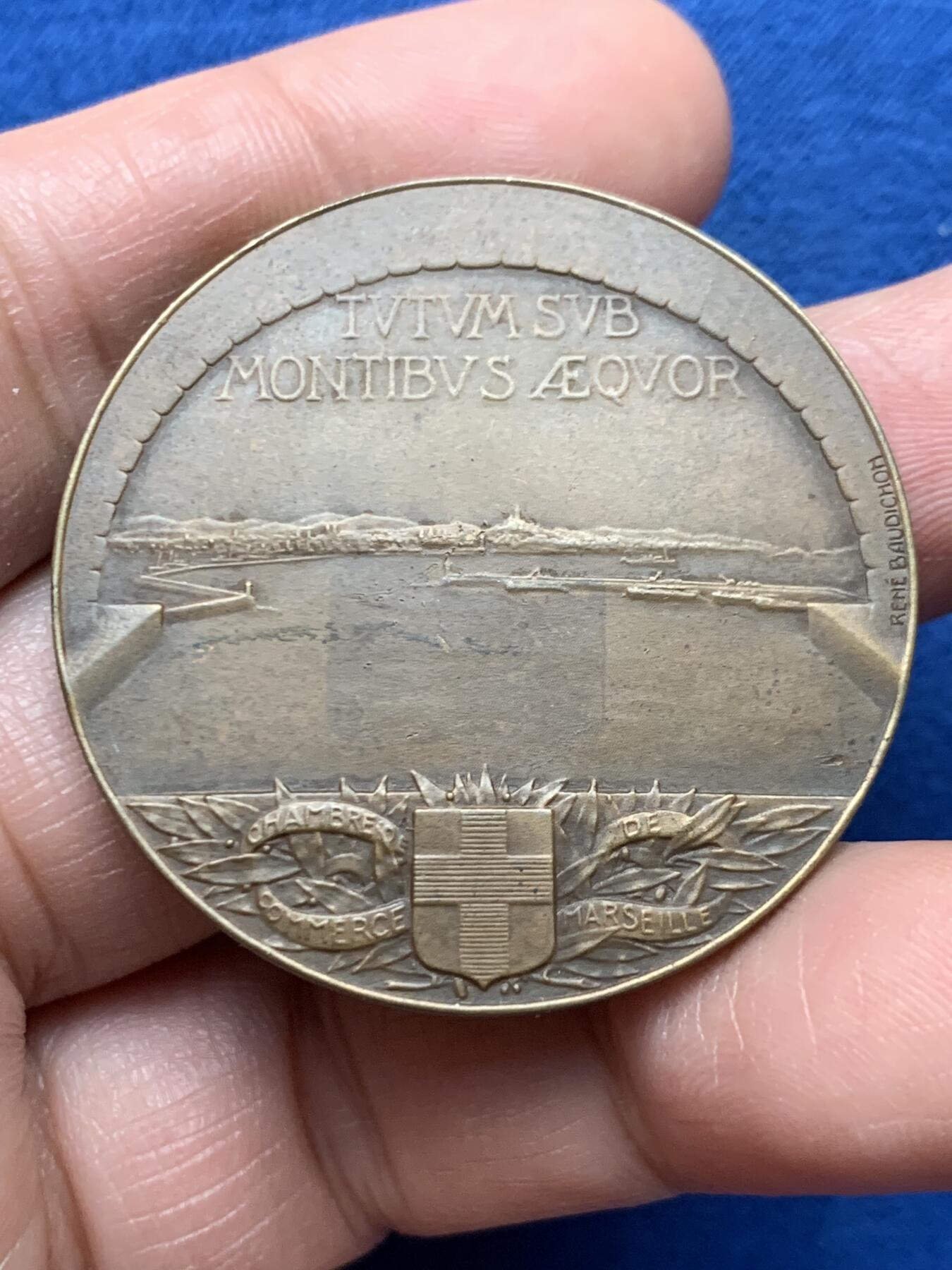 《竞宝斋》第451场 周日，周一，周二  3场连拍 （全场包邮，欢迎送拍） 法国马赛-罗讷运河和罗夫海隧道铜章，29.9g，41mm，边铭：三角形+铜标