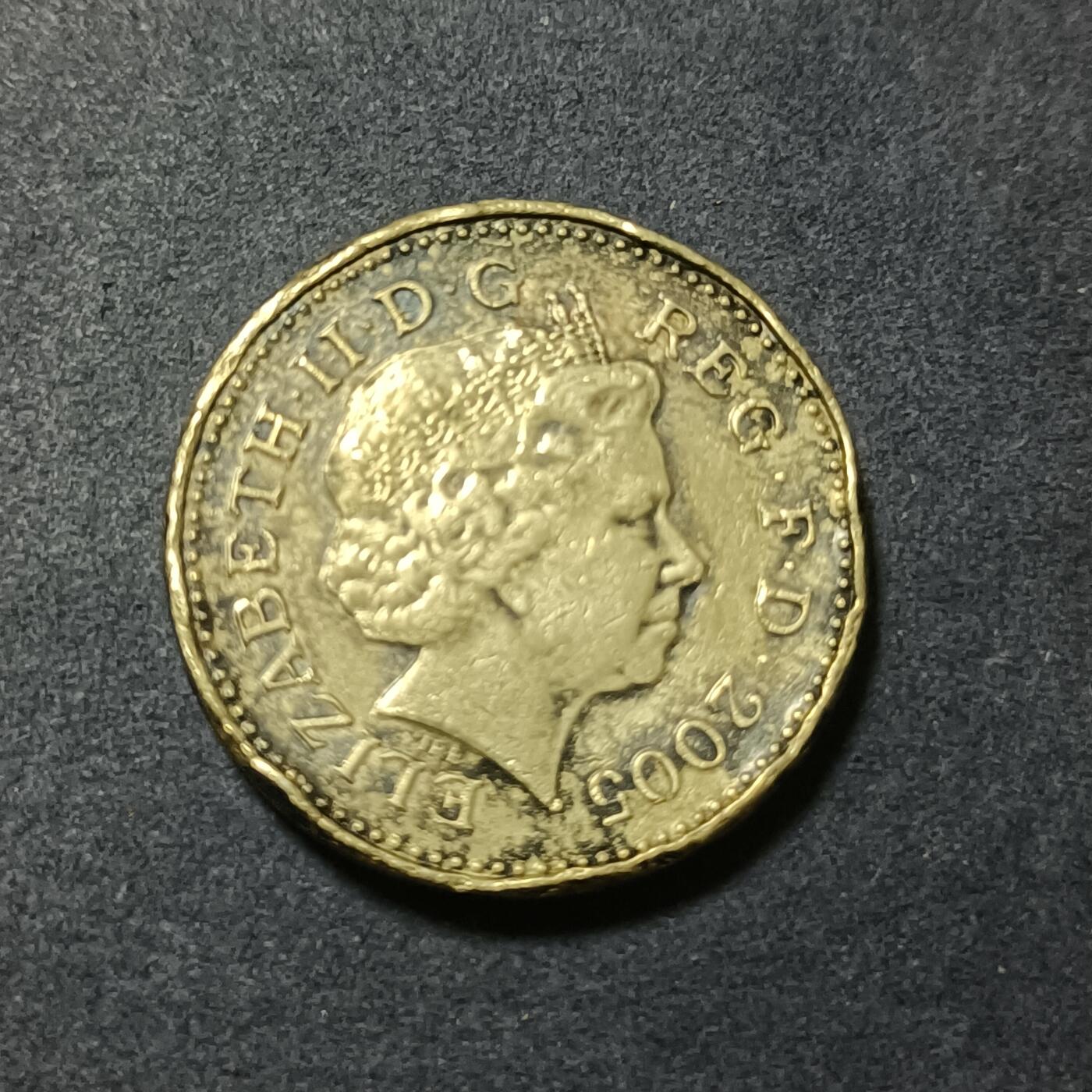 【游宝包邮场】蛇年第102期 英系国家硬币 英国-1镑 2005年