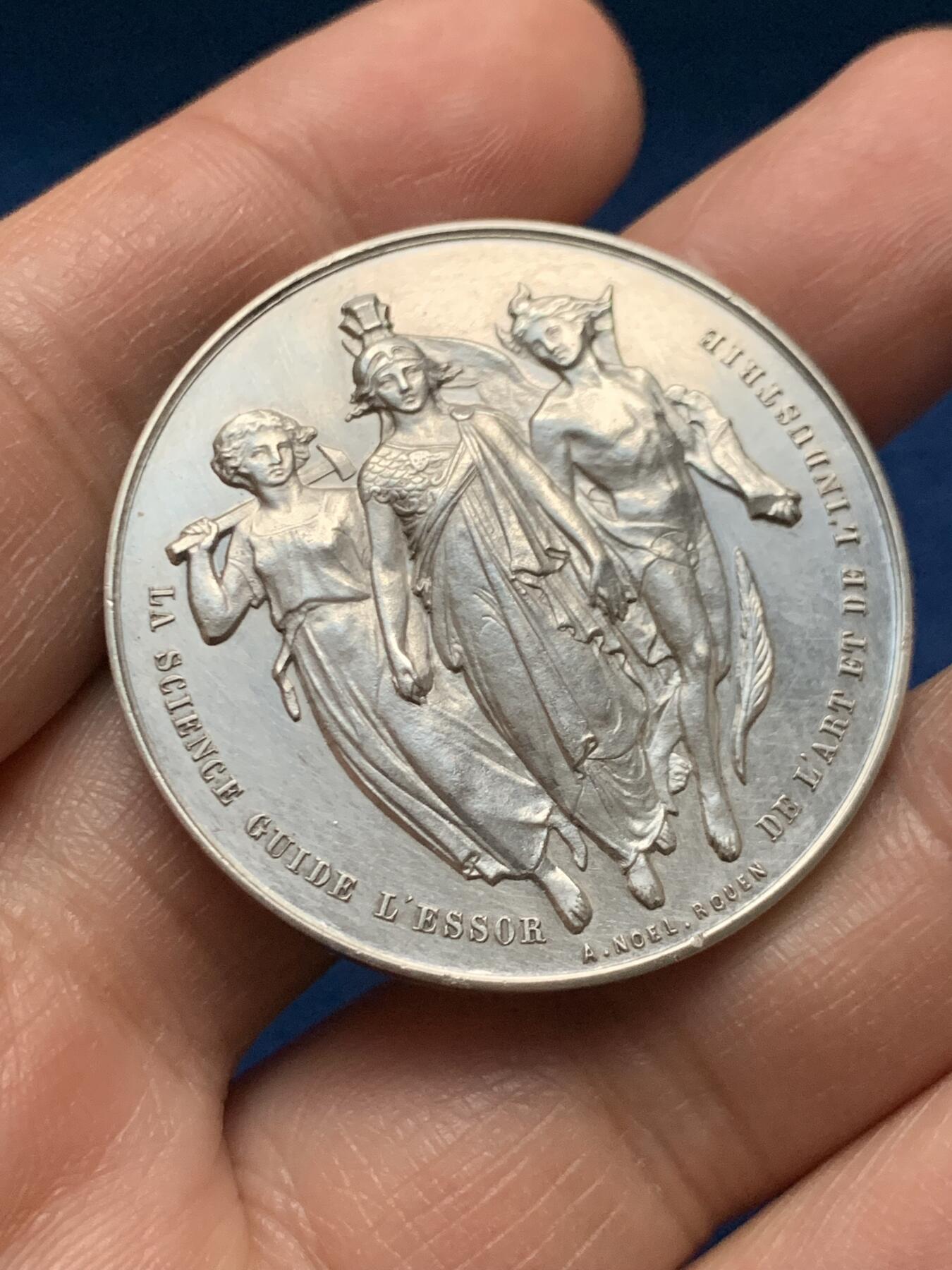 《竞宝斋》第451场 周日，周一，周二  3场连拍 （全场包邮，欢迎送拍） 法国诺曼底塞纳河下雨工商业自由协会银质代币，24.88g，38.5mm，丰饶角边铭