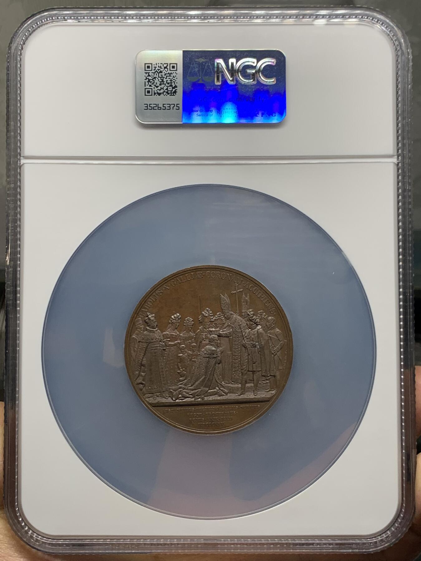 《竞宝斋》第451场 周日，周一，周二  3场连拍 （全场包邮，欢迎送拍） NGC MS62BN 法国1825年查理十世在兰斯大教堂加冕纪念铜章，盒子加大