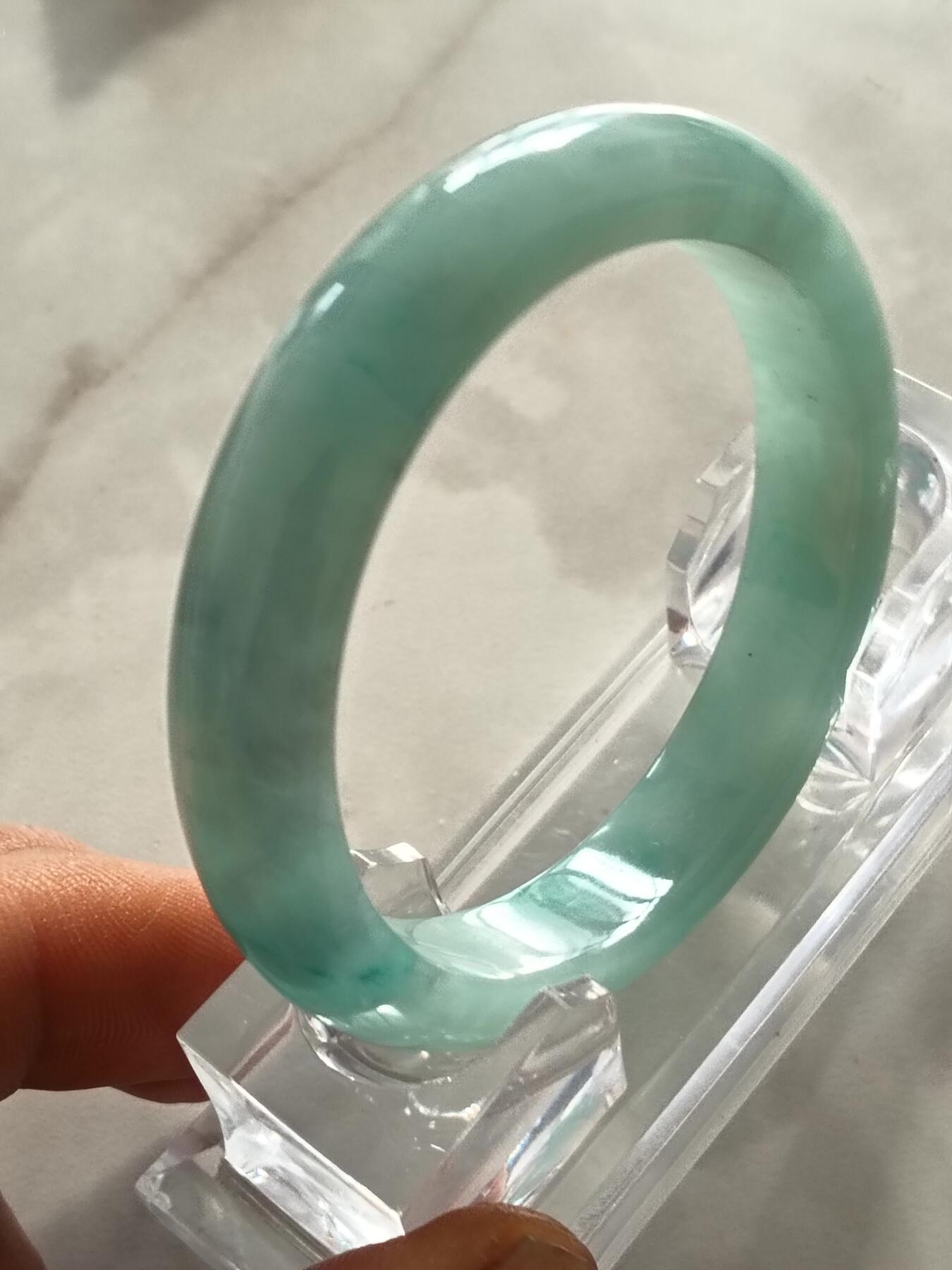 天然翡翠手镯  圈口54mm