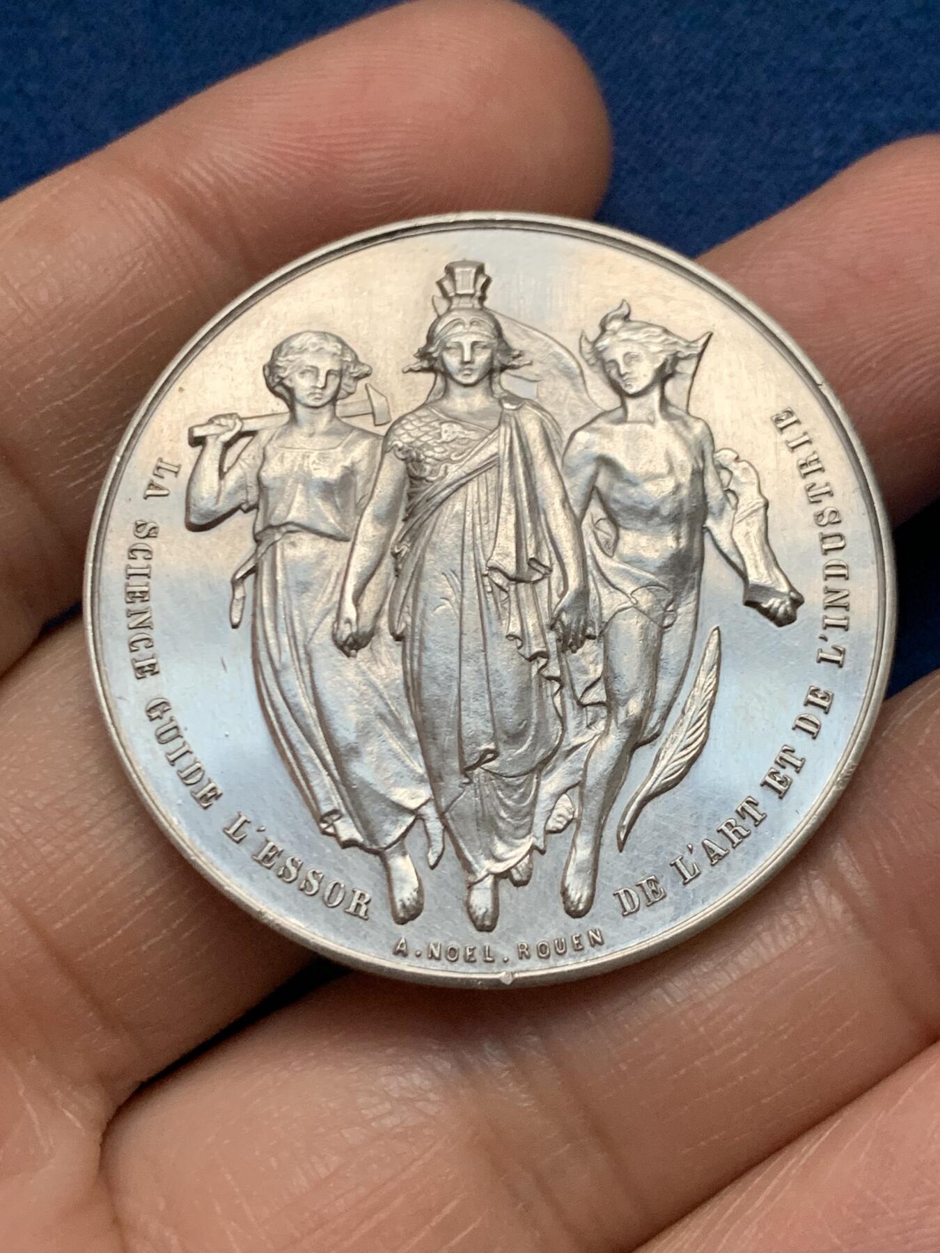 《竞宝斋》第451场 周日，周一，周二  3场连拍 （全场包邮，欢迎送拍） 法国诺曼底塞纳河下雨工商业自由协会银质代币，24.88g，38.5mm，丰饶角边铭