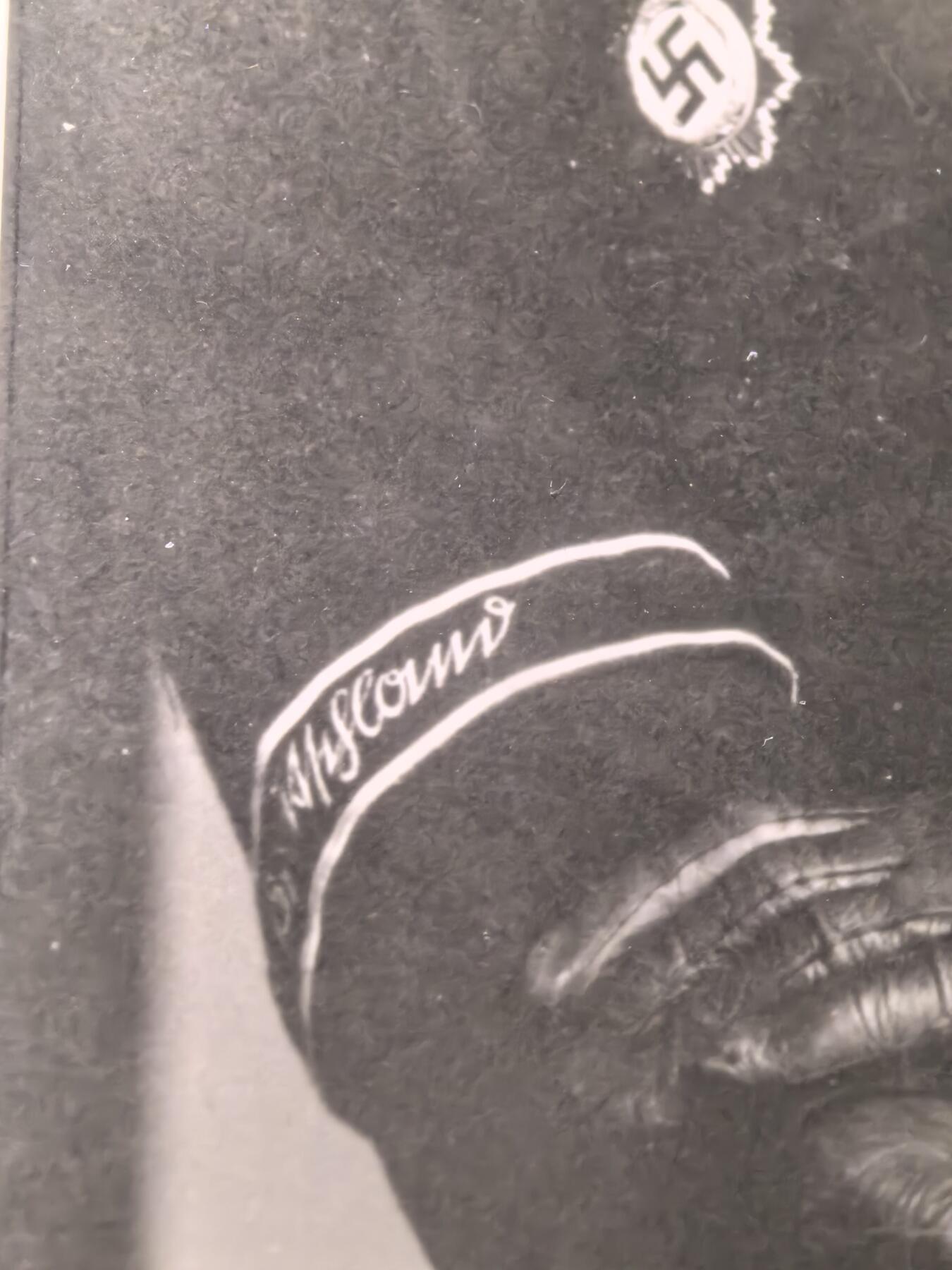 盛世勋华——号角文化勋章邮票专场拍卖第295期 德国（1939）德意志十字勋章获得者照片 弗里德里希·拉普 佩少见“大德意志”装甲师袖标 佩戴德意志十字勋章/一级铁十字勋章/坦克突击奖章/小胡子青年团证章/银级战伤奖章等